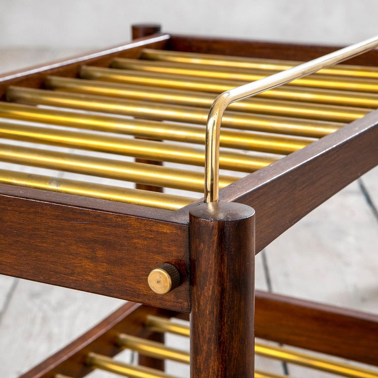 20th Century Pair of Luggage Racks ISA in Brass and Wood from Naples Hotel '50s In Good Condition In Turin, Turin