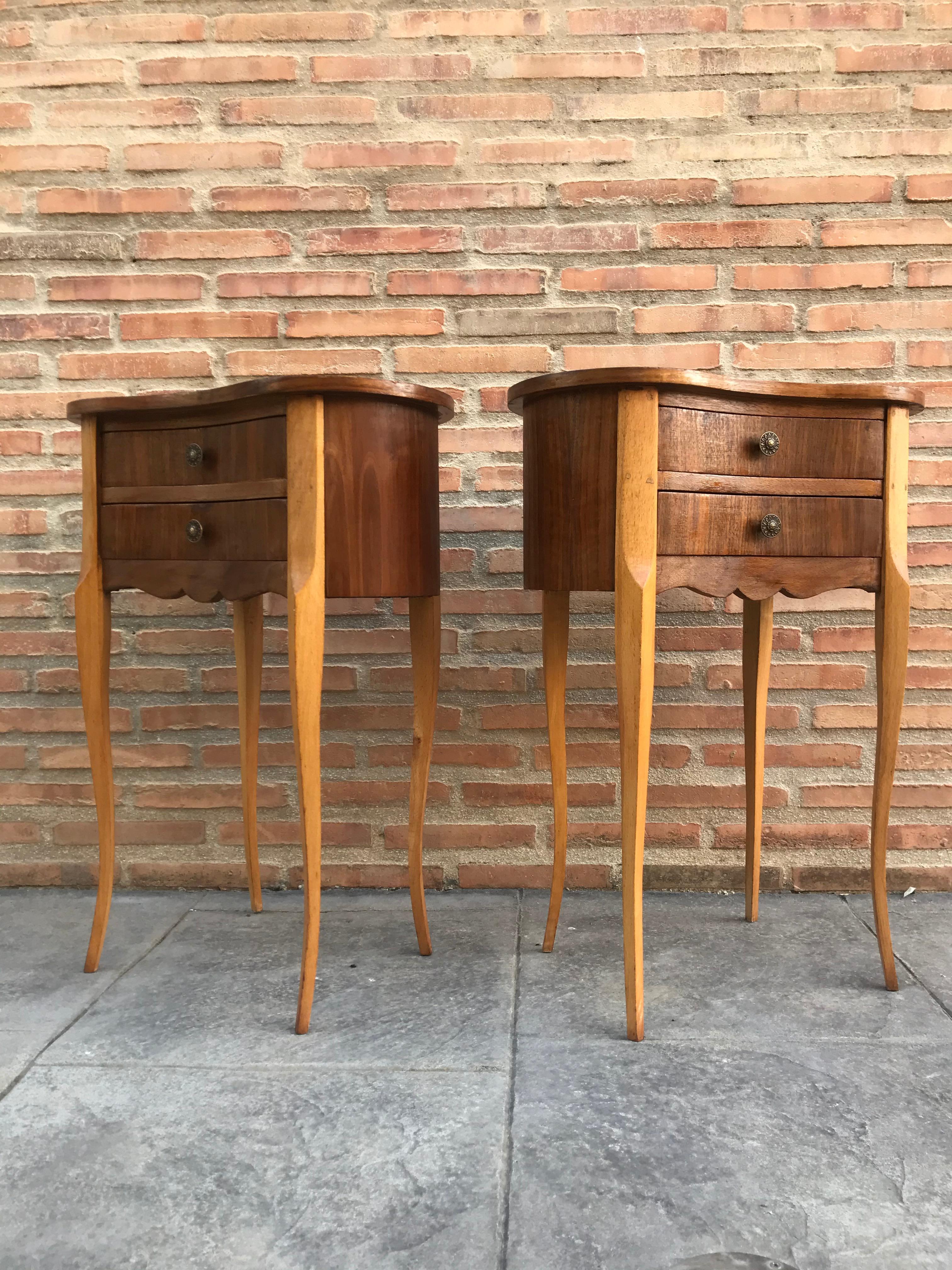 Louis XV 20th Century Pair of Mahogany Nightstands with Kidney Shape and Two Drawers