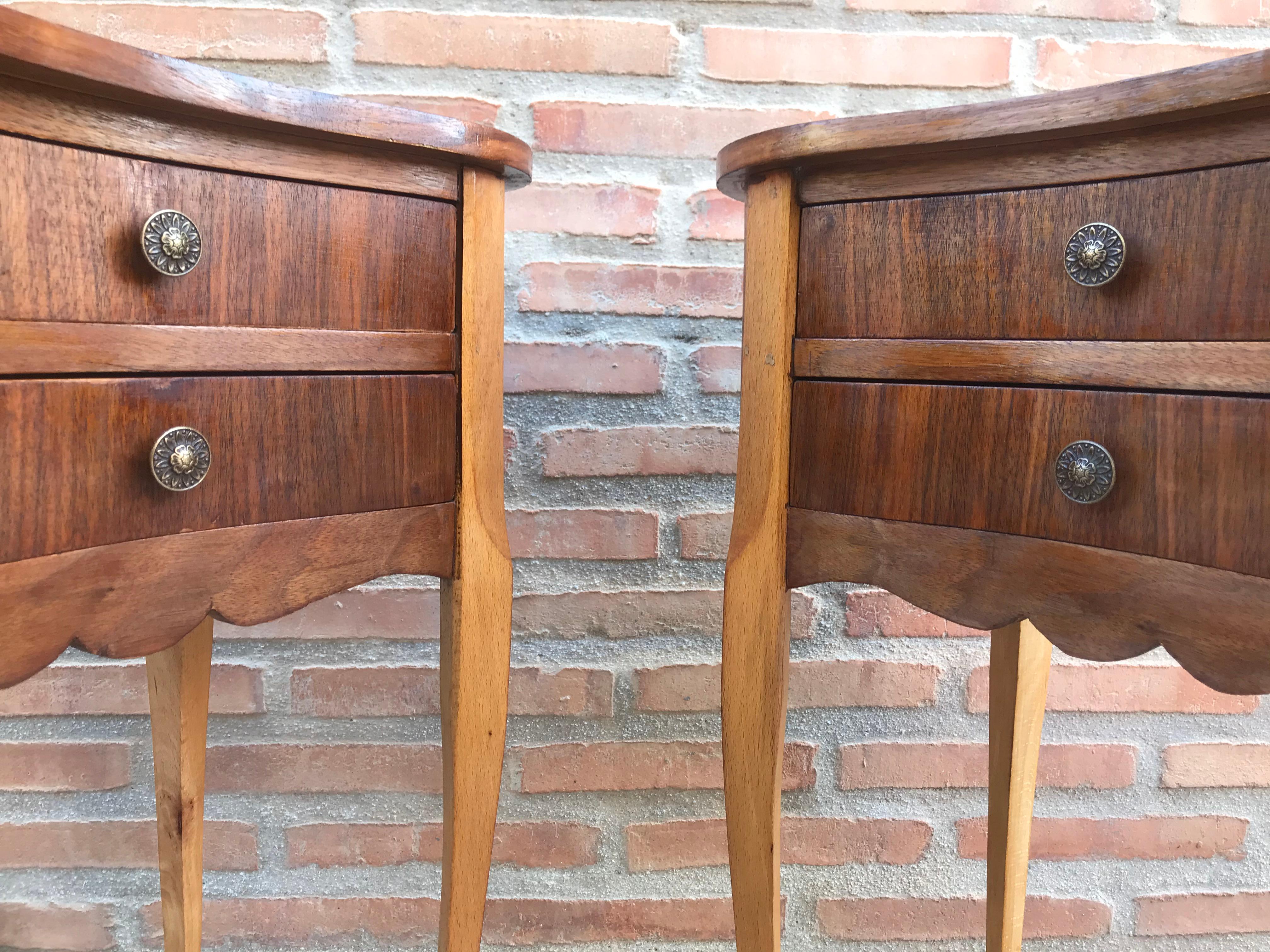 20th Century Pair of Mahogany Nightstands with Kidney Shape and Two Drawers 3