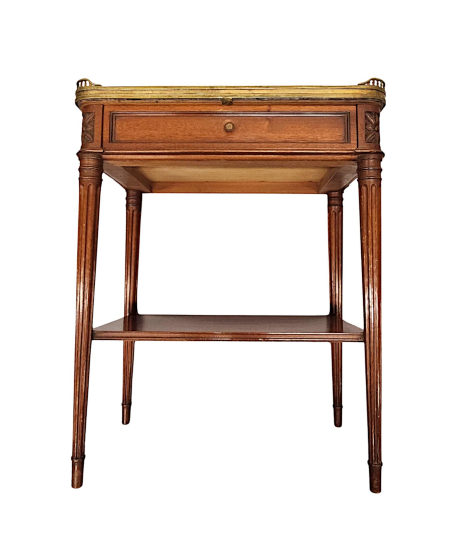 Paire de tables de canapé ou de chevet en marbre du 20e siècle en vente 4