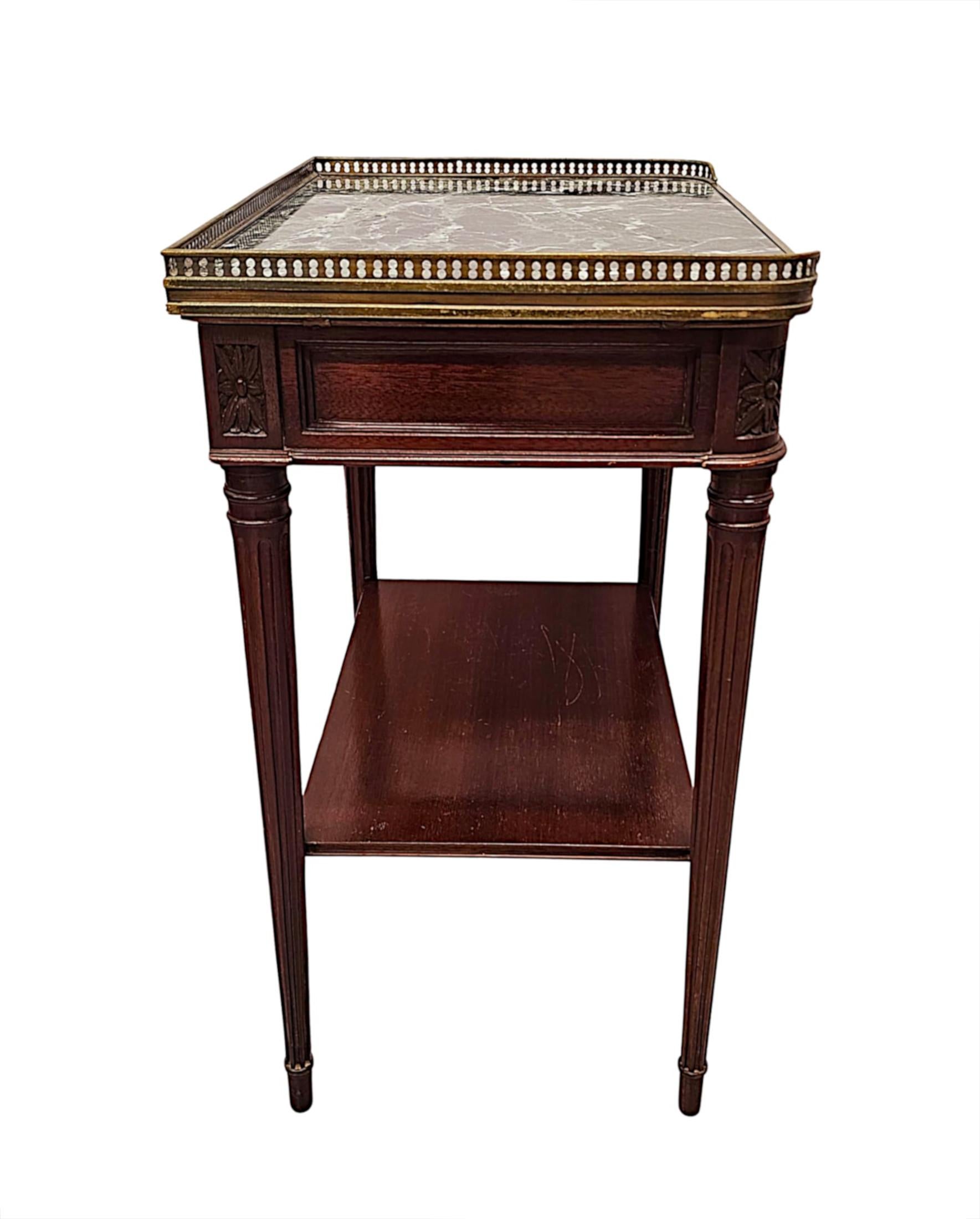 Paire de tables de canapé ou de chevet en marbre du 20e siècle en vente 2
