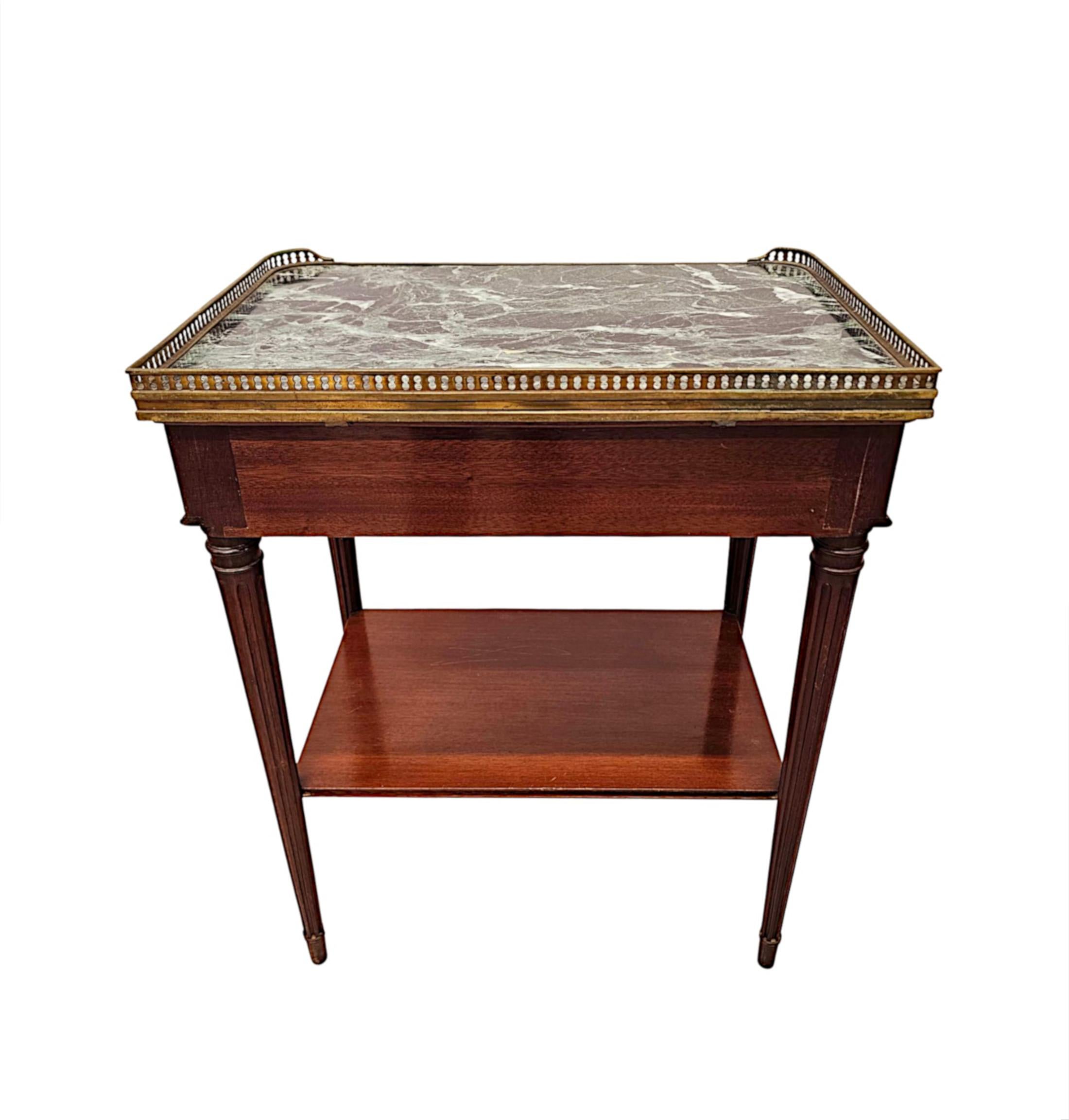 Paire de tables de canapé ou de chevet en marbre du 20e siècle en vente 3