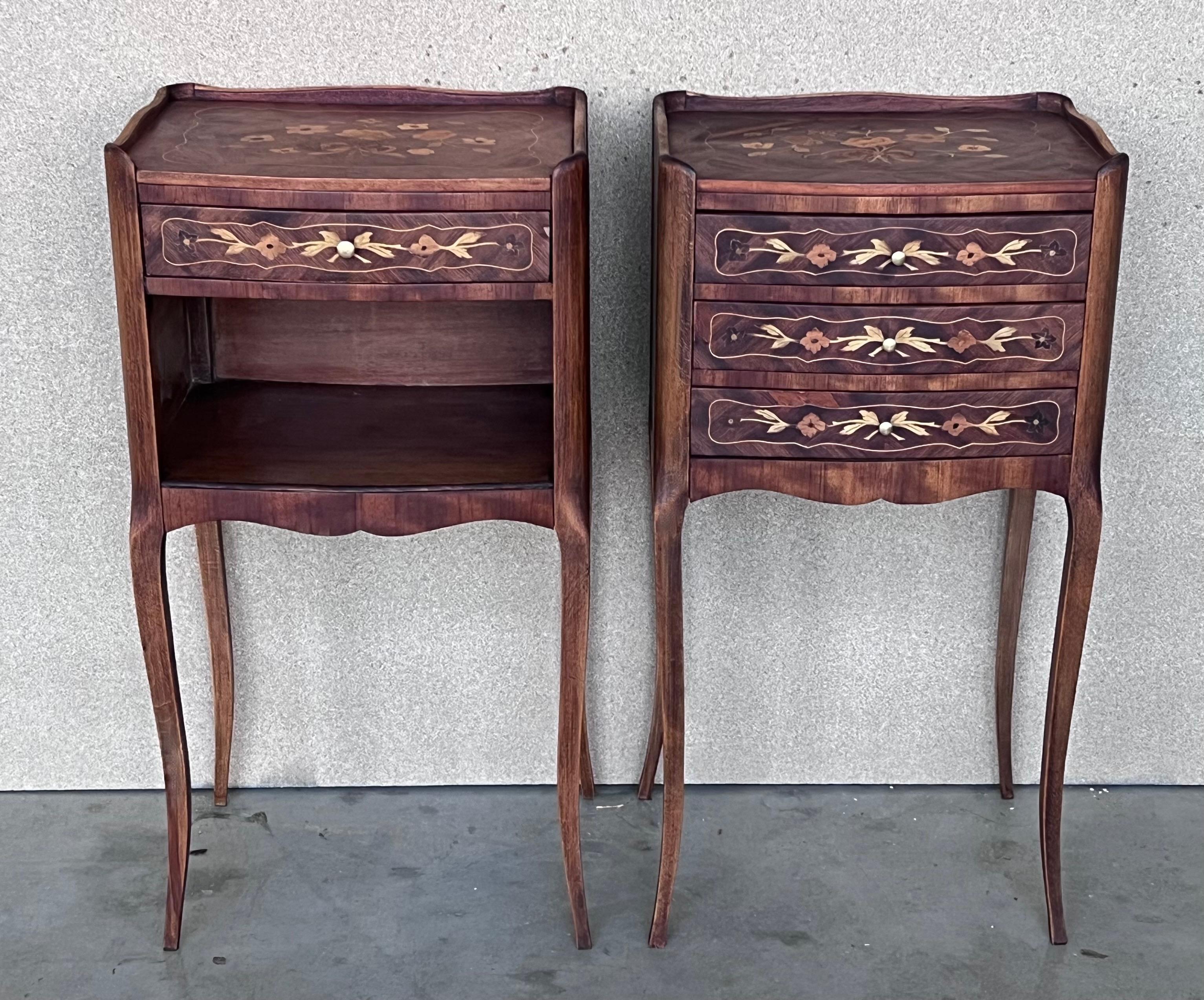 Louis XV 20th Century Pair of Marquetry Darkness Walnut Nightstands Tables with Drawers For Sale