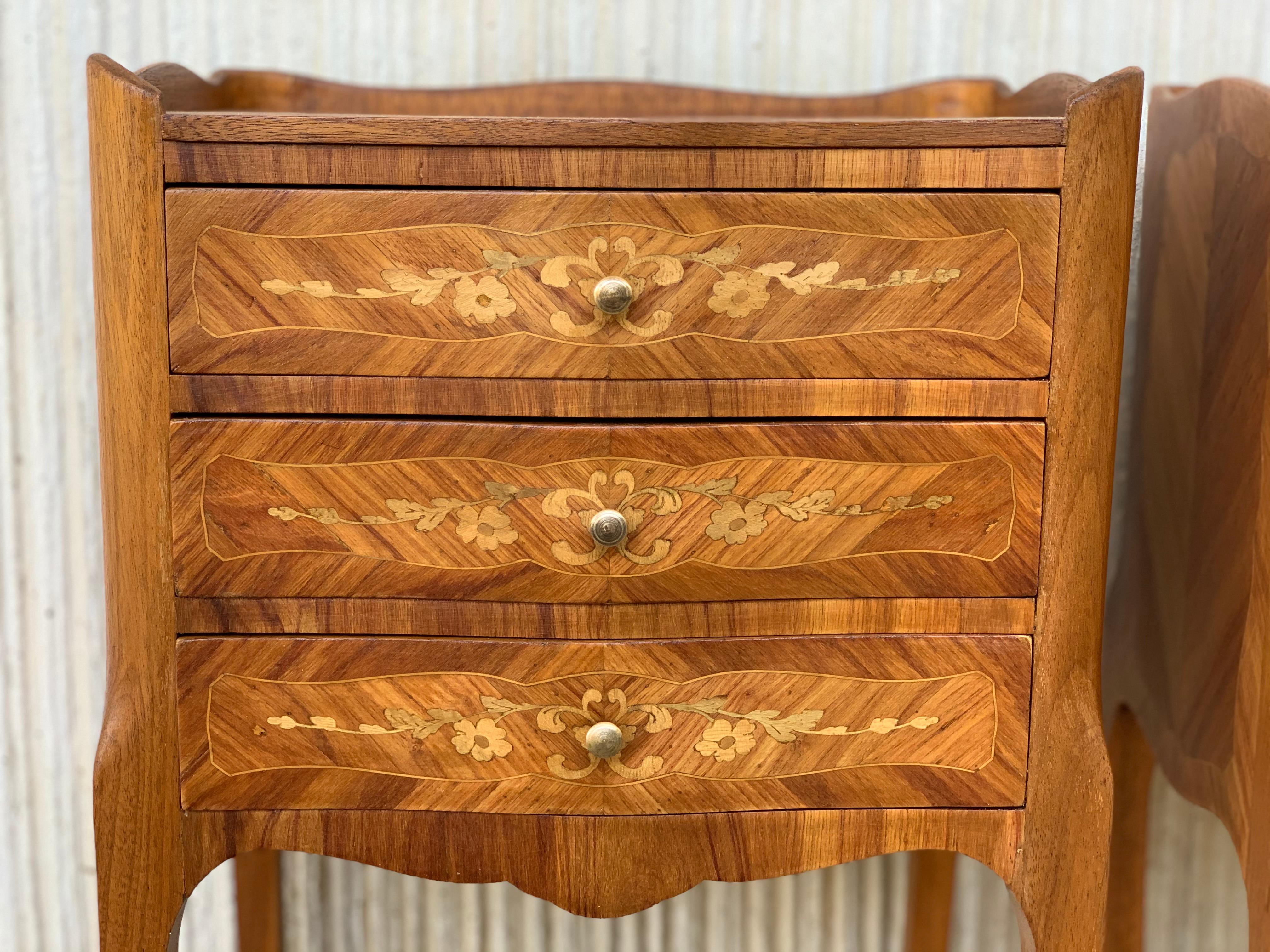 20th Century Pair of Marquetry Walnut Bedside, Nightstands Tables with Drawers 5