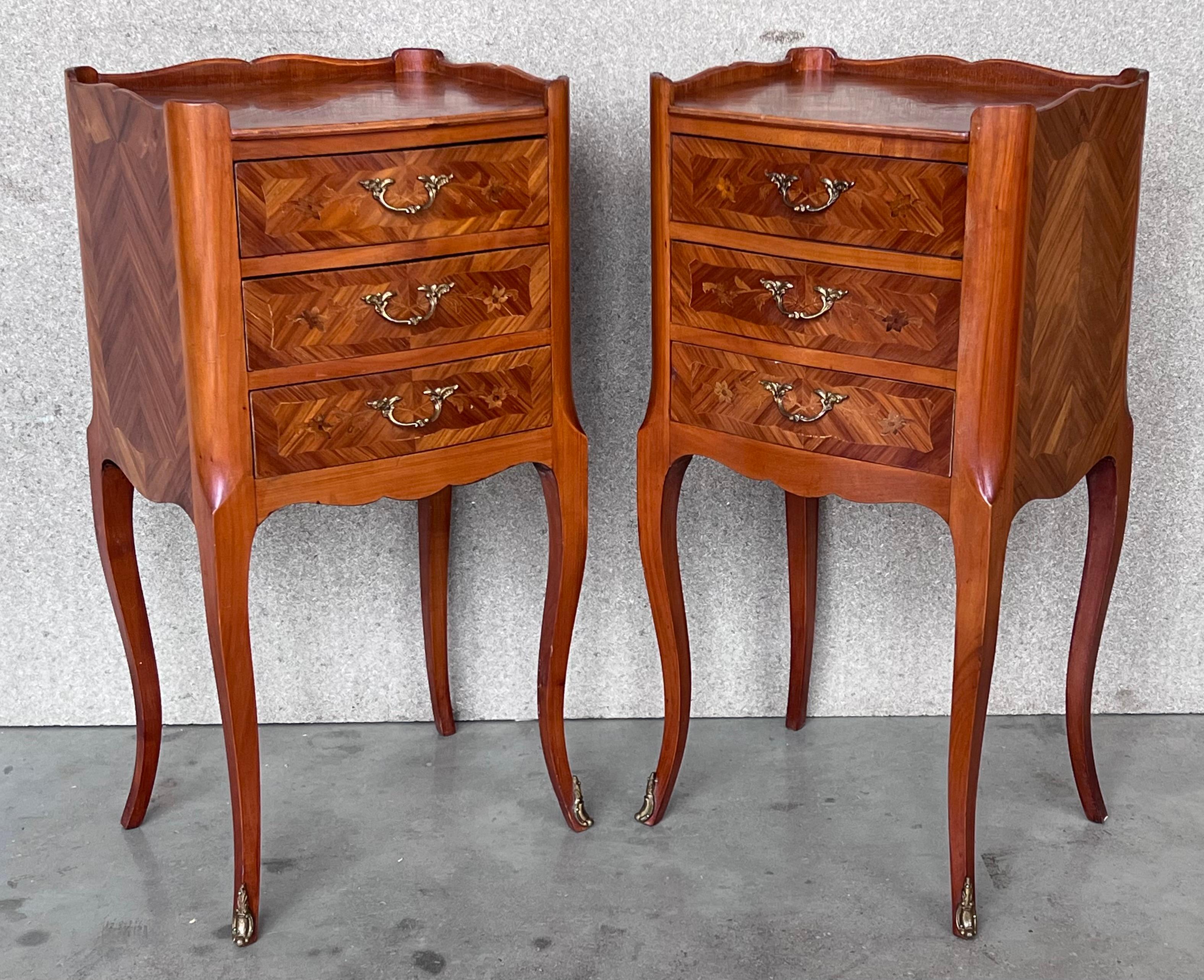 French 20th Century Pair of Marquetry Walnut Bedside, Nightstands Tables with Drawers For Sale