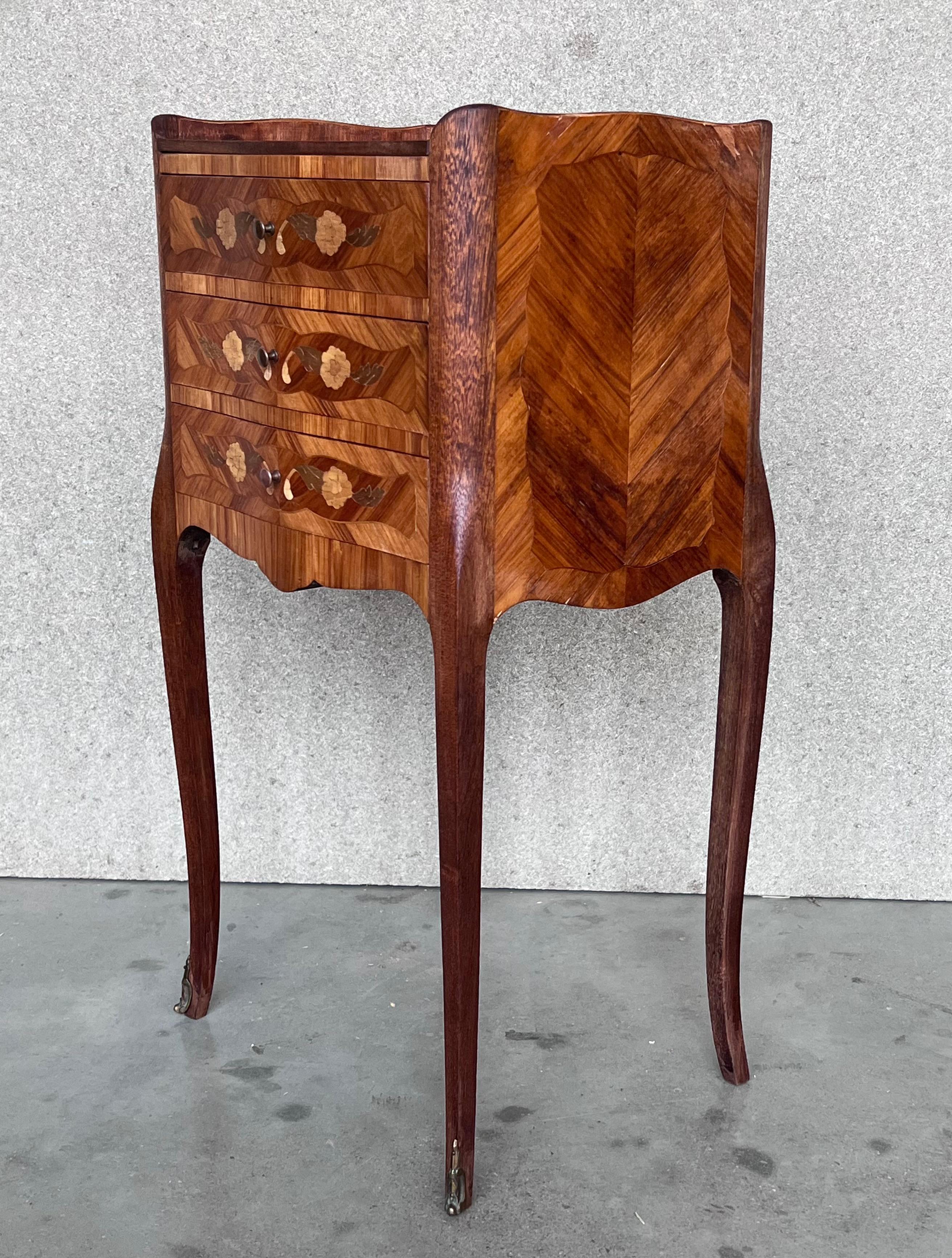 French 20th Century Pair of Marquetry Walnut Bedside, Nightstands Tables with Drawers For Sale