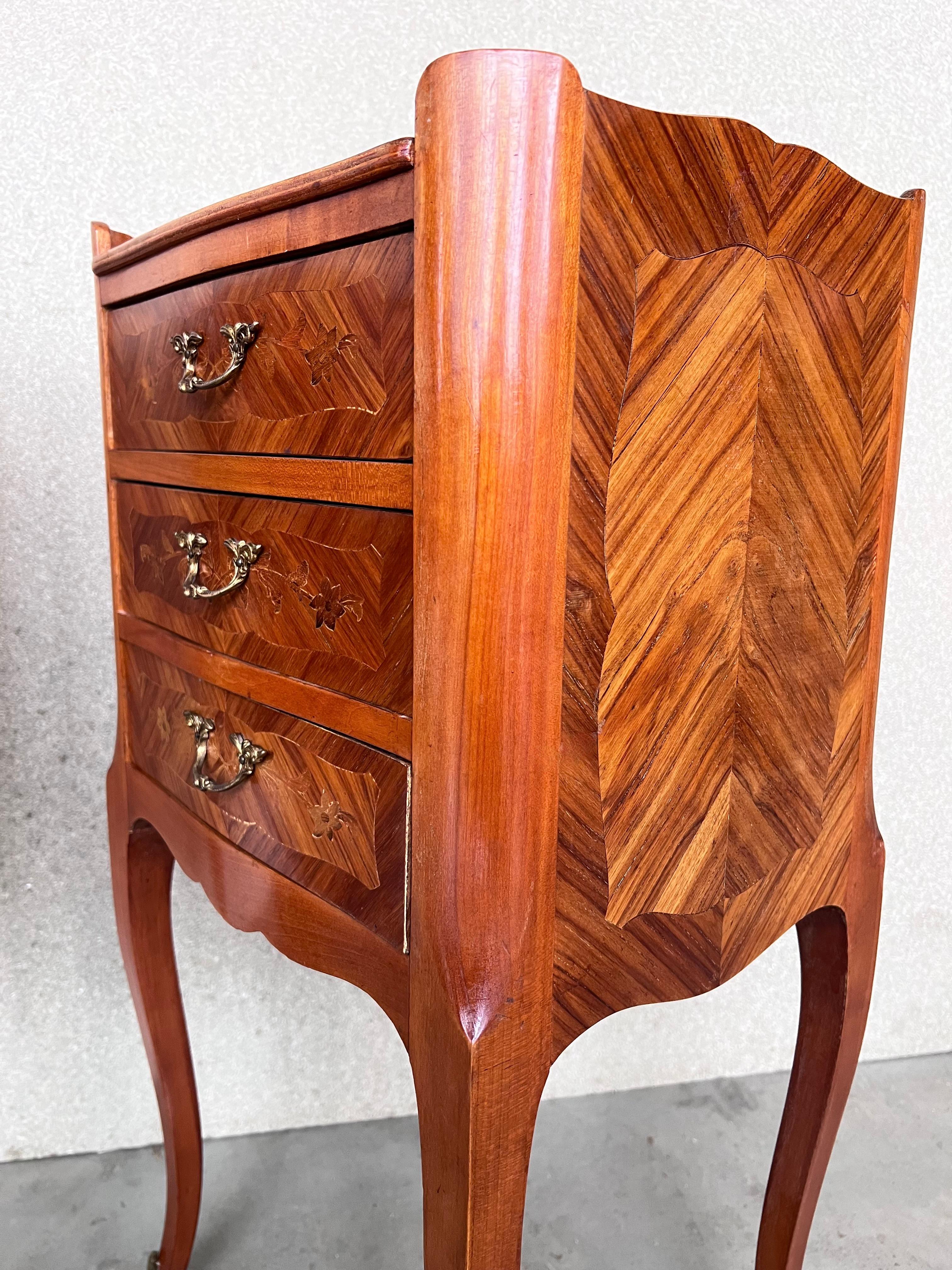 20th Century Pair of Marquetry Walnut Bedside, Nightstands Tables with Drawers For Sale 3