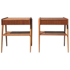 Used 20th Century Pair of Mid-Century Nightstands