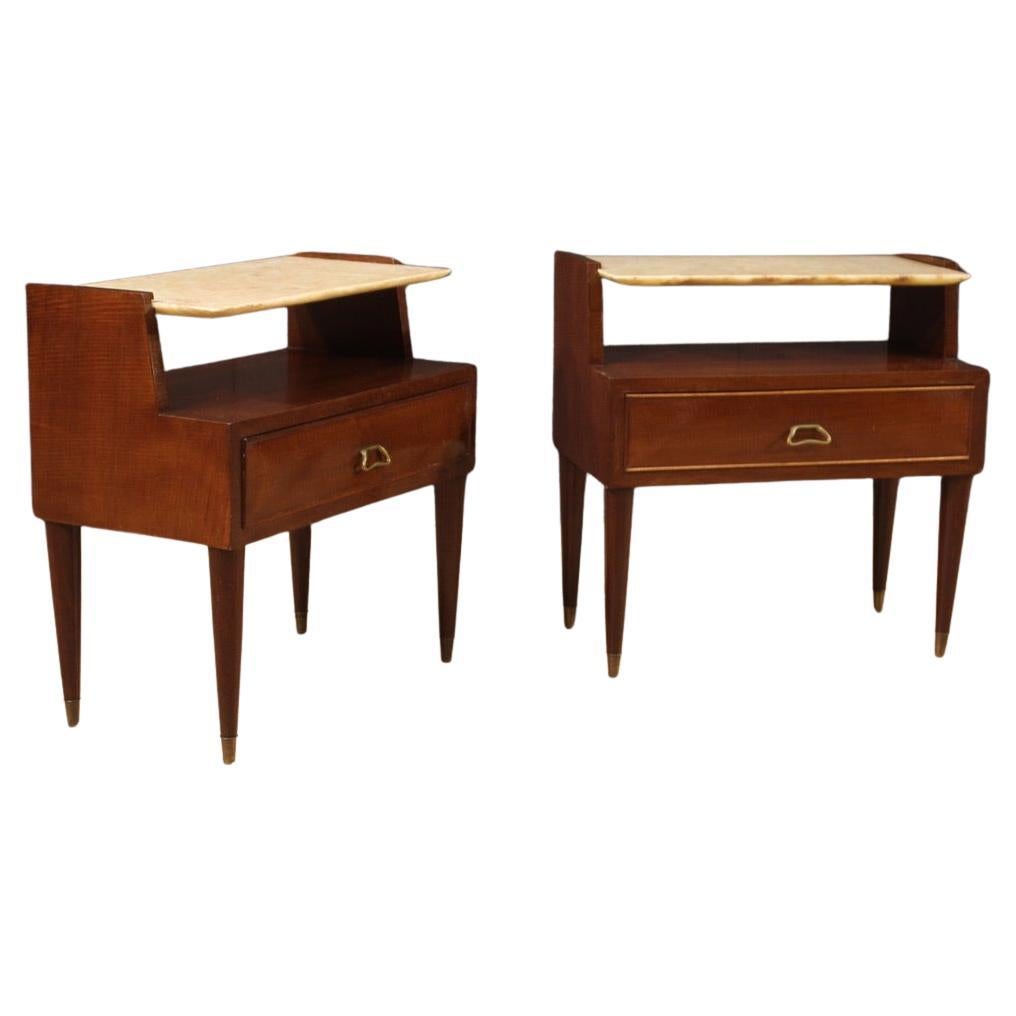 20e siècle Paire de tables de nuit italiennes modernes en bois et plateau en onyx, 1970 en vente