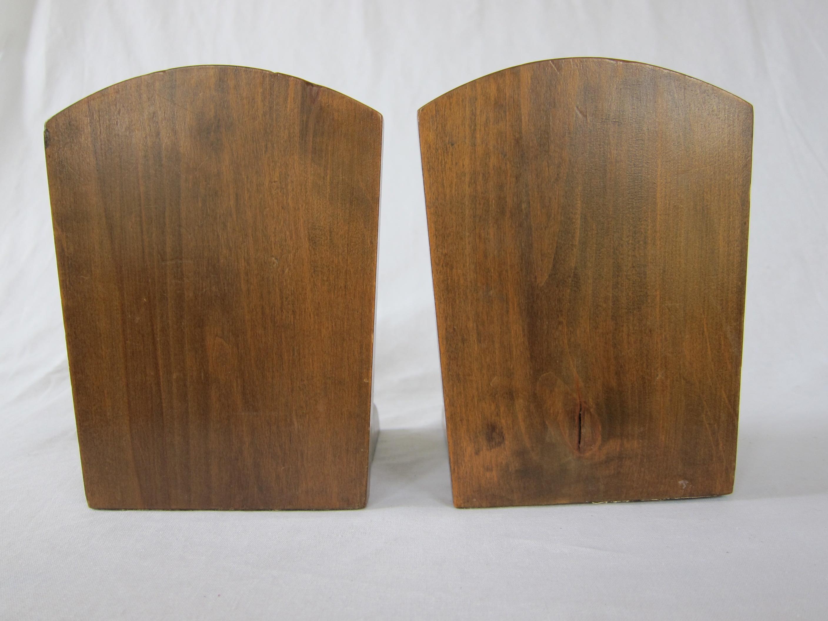 Wood 20th Century Pair of Native American Nutwood Bookends For Sale