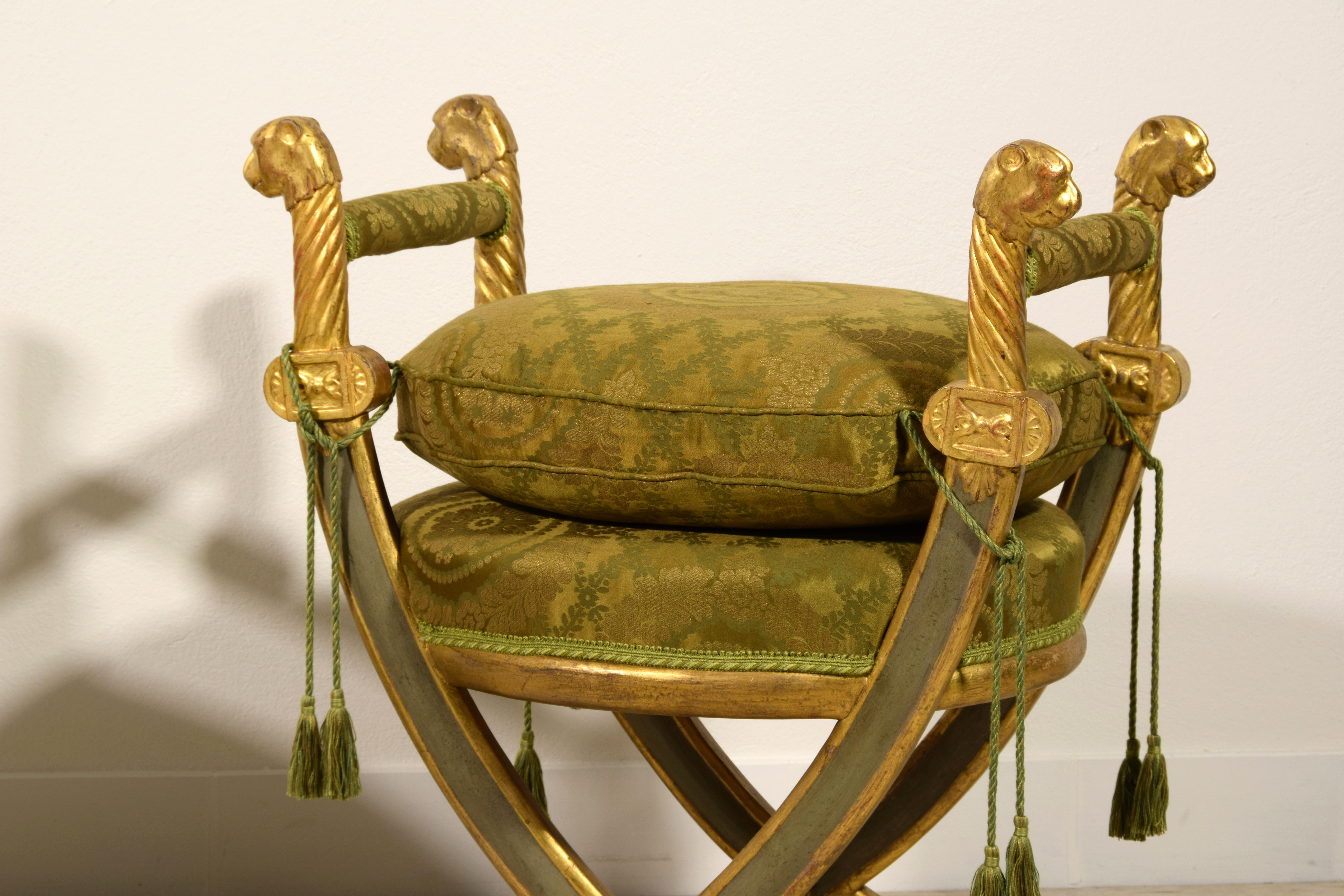 20th Century, Pair of Neoclassical Italian Carved Lacquered Gilt Wood Stools For Sale 10