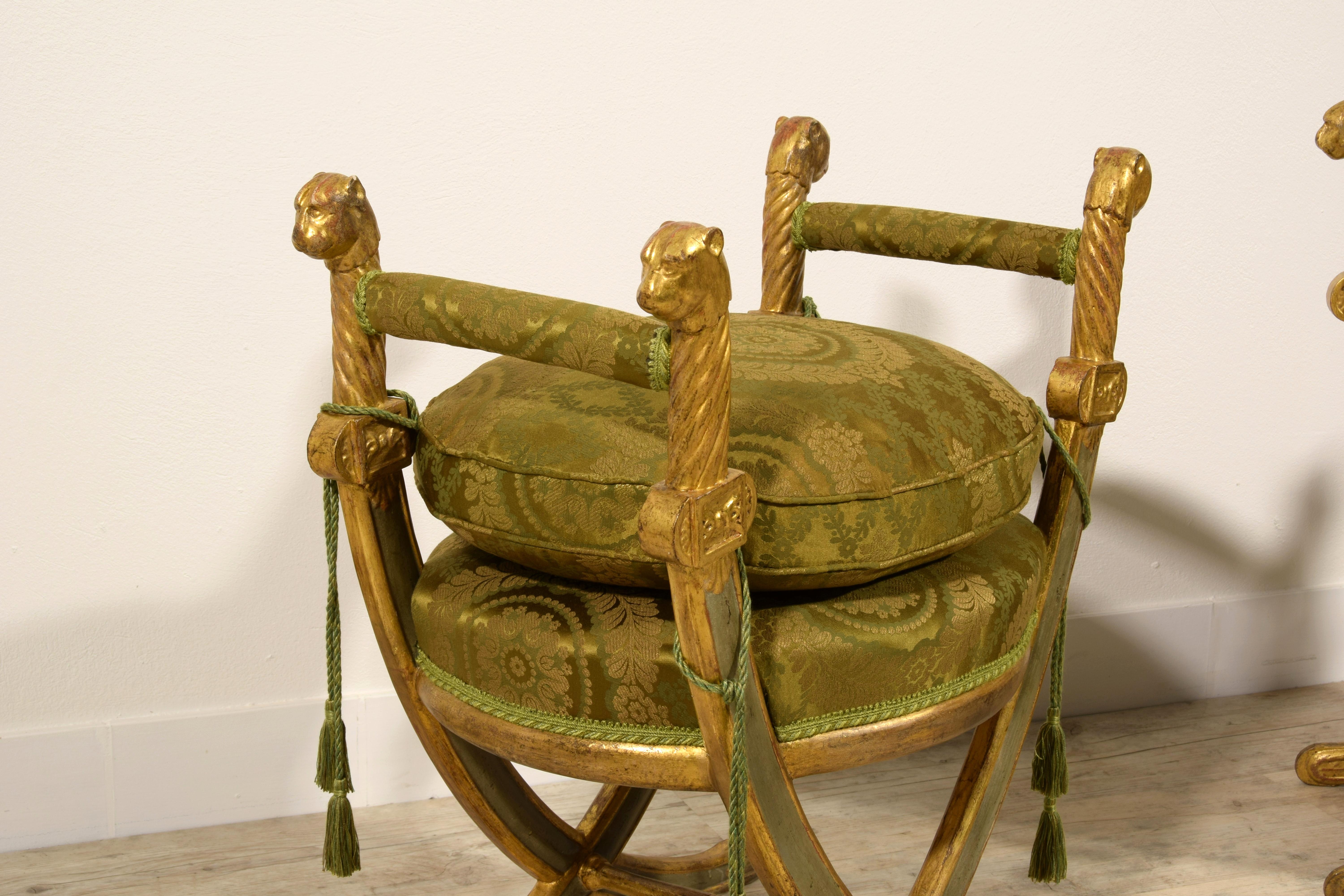 20th Century, Pair of Neoclassical Italian Carved Lacquered Gilt Wood Stools For Sale 13