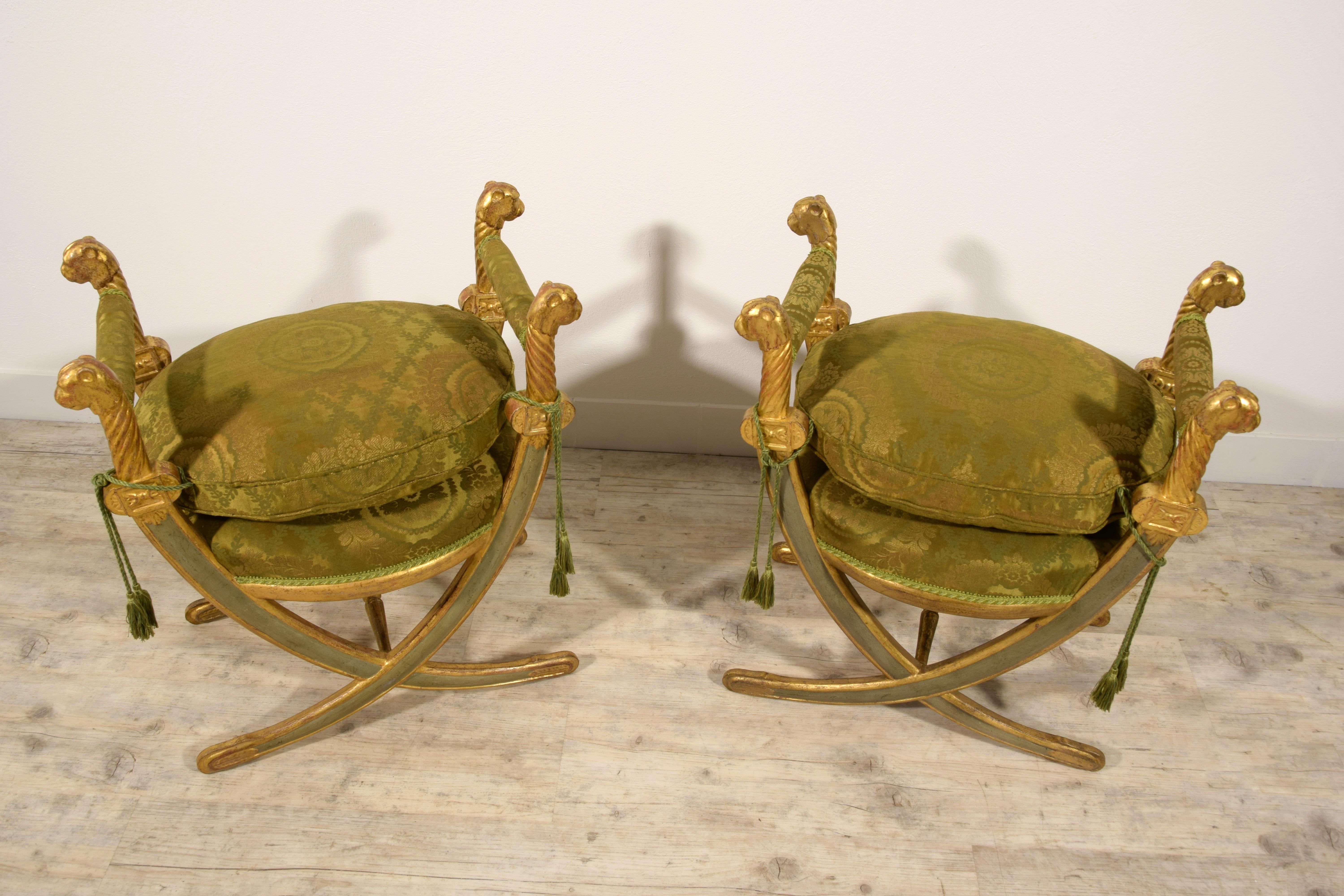 20th Century, Pair of Neoclassical Italian Carved Lacquered Gilt Wood Stools For Sale 16