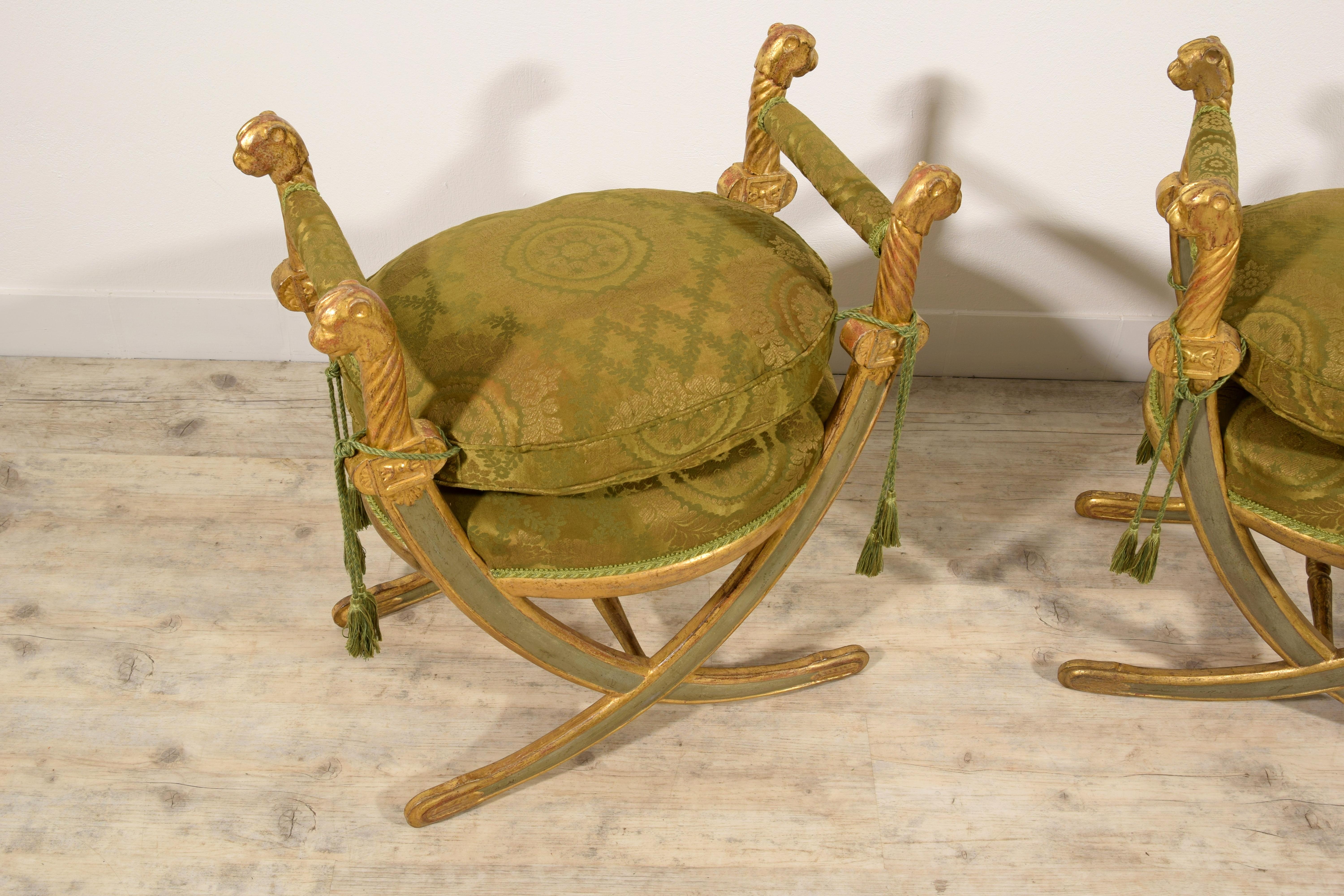 20th Century, Pair of Neoclassical Italian Carved Lacquered Gilt Wood Stools For Sale 17
