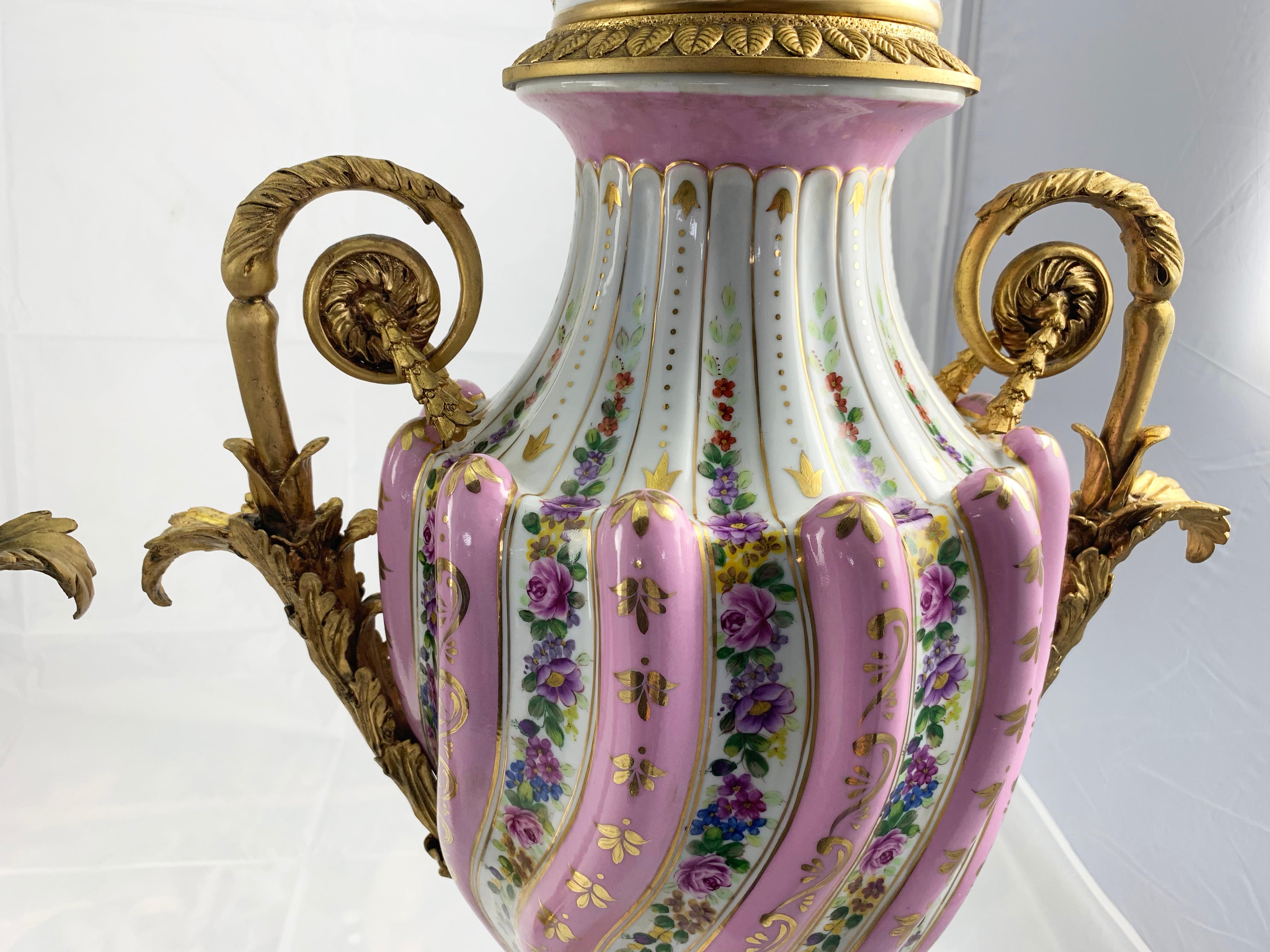 20th Century Pair of Ormolu Mounted Pink Sevres Vases with Lids For Sale 3