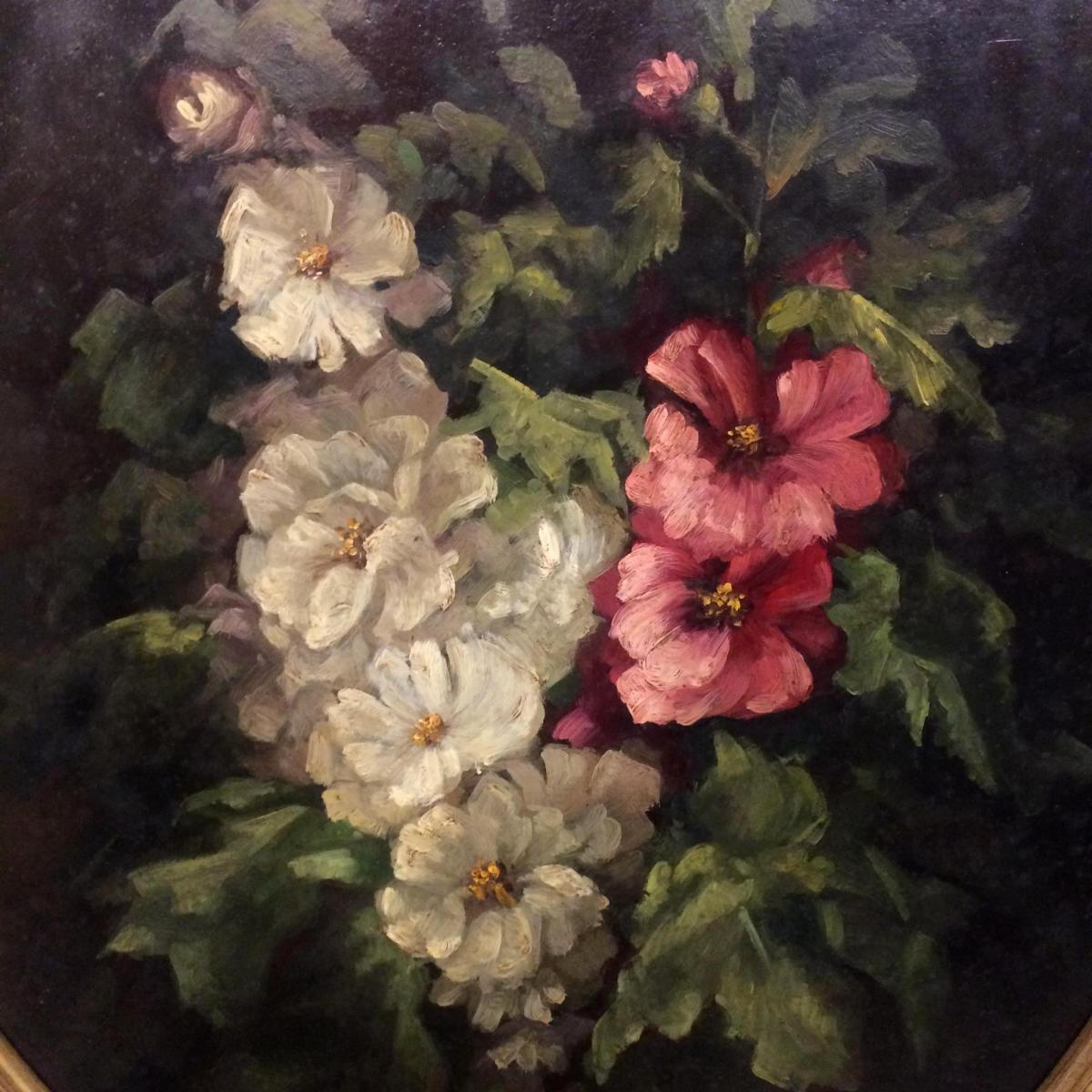 French 20th Century Pair of Oval Paintings on Flowers with Golden Frame