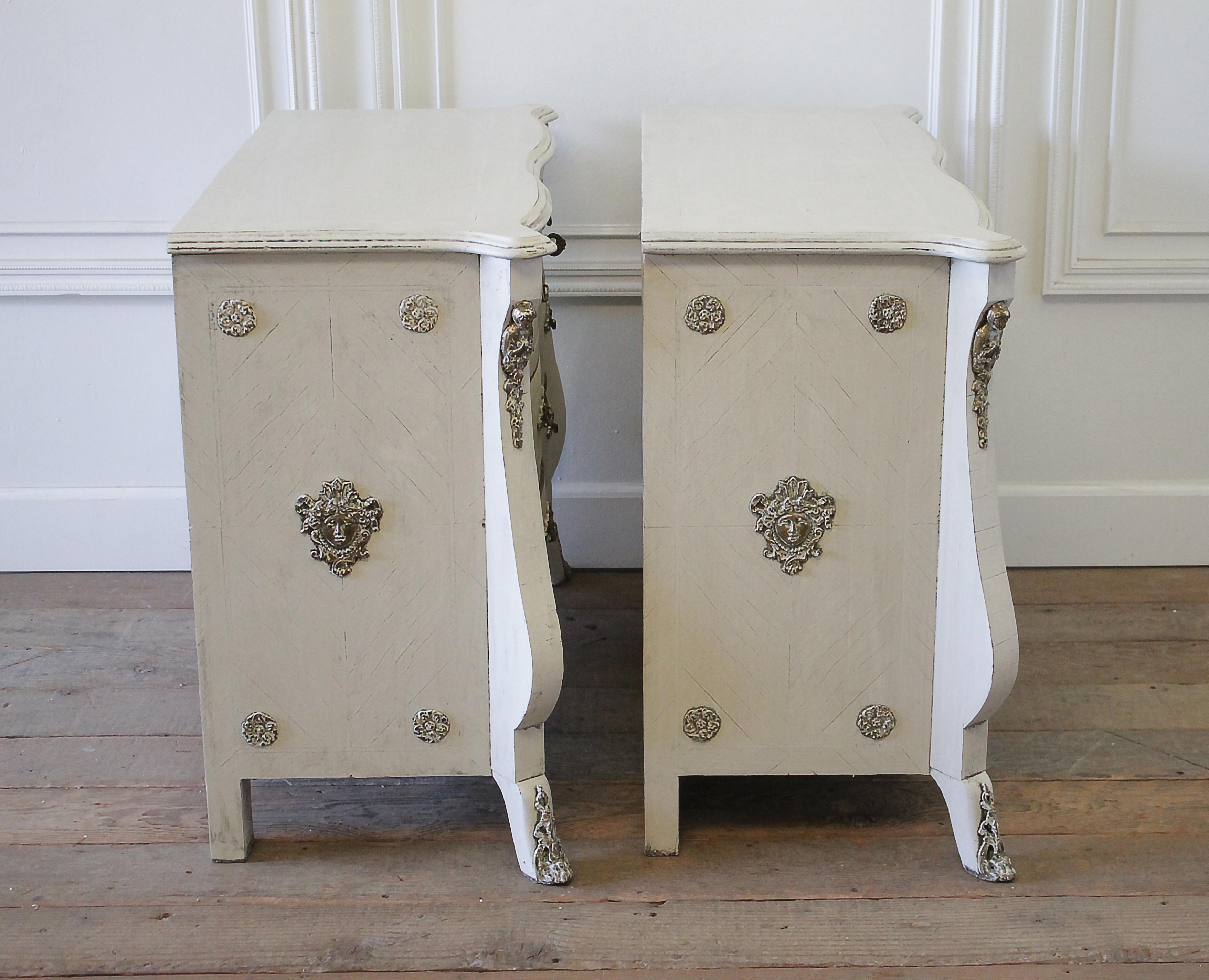 20th Century Pair of Painted Wood Inlay Italian Bed Side Commodes Nightstands 10
