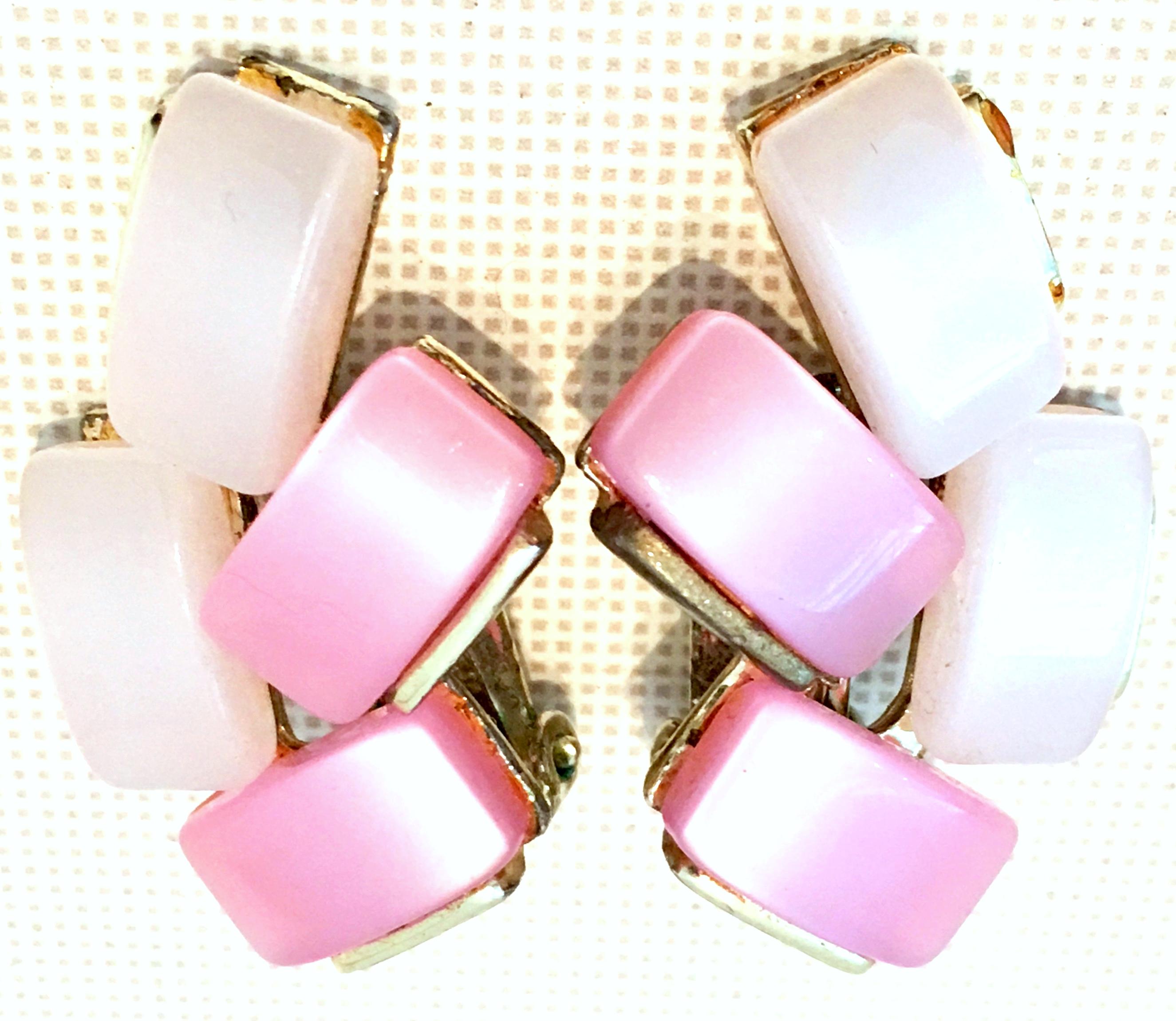 20th Century Pair Of Pink Lucite & Silver Earrings by Coro In Good Condition For Sale In West Palm Beach, FL