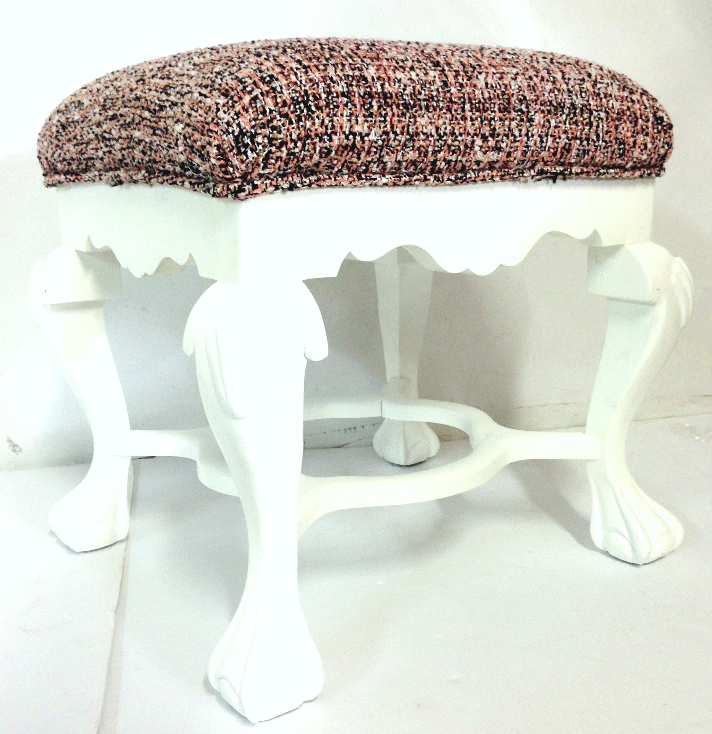 Lacquered 20th Century Pair of Queen Anne Style Mahogany Boucle Upholstered Benches For Sale