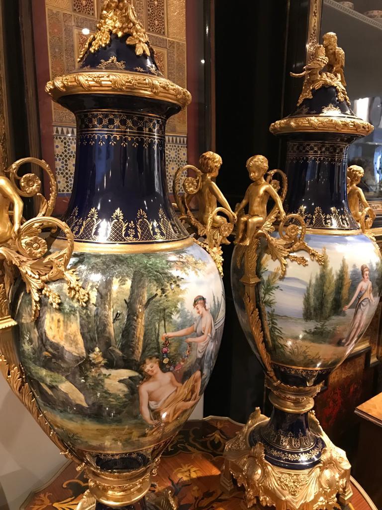 20th Century, Pair of Sèvres -Style Vases - European  For Sale 7