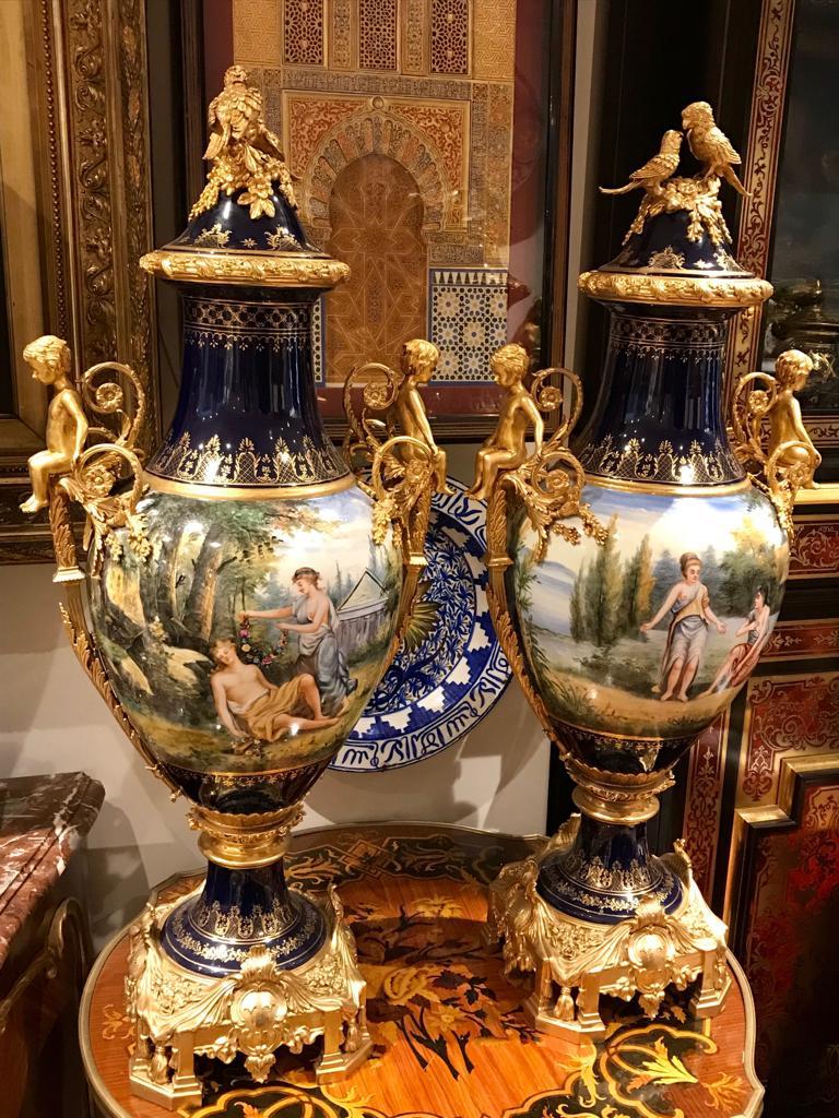 20th Century, Pair of Sèvres -Style Vases - European  In Good Condition For Sale In London, GB