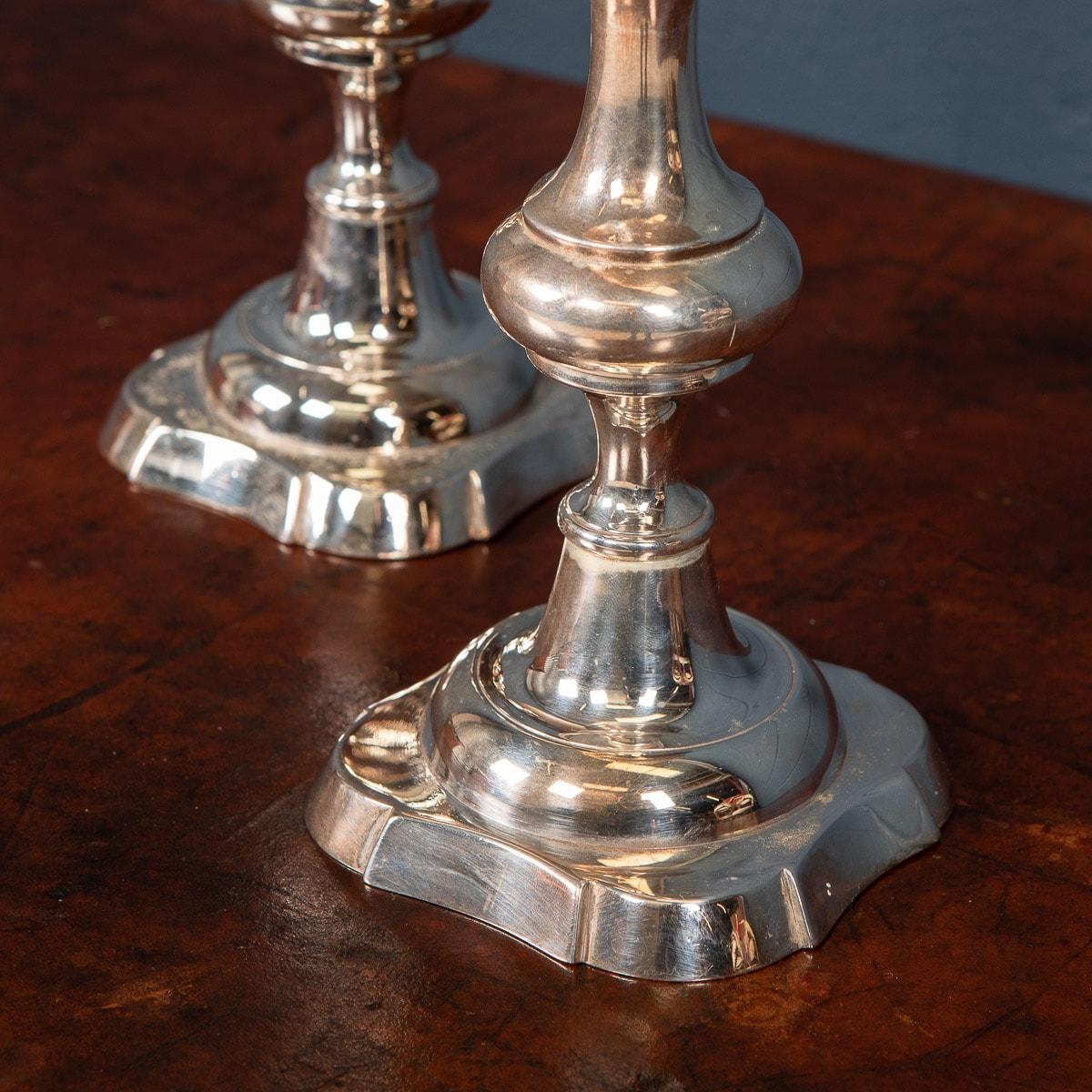 20th Century Pair of Silver Plated Candlesticks with Ostrich Egg Body, England 9