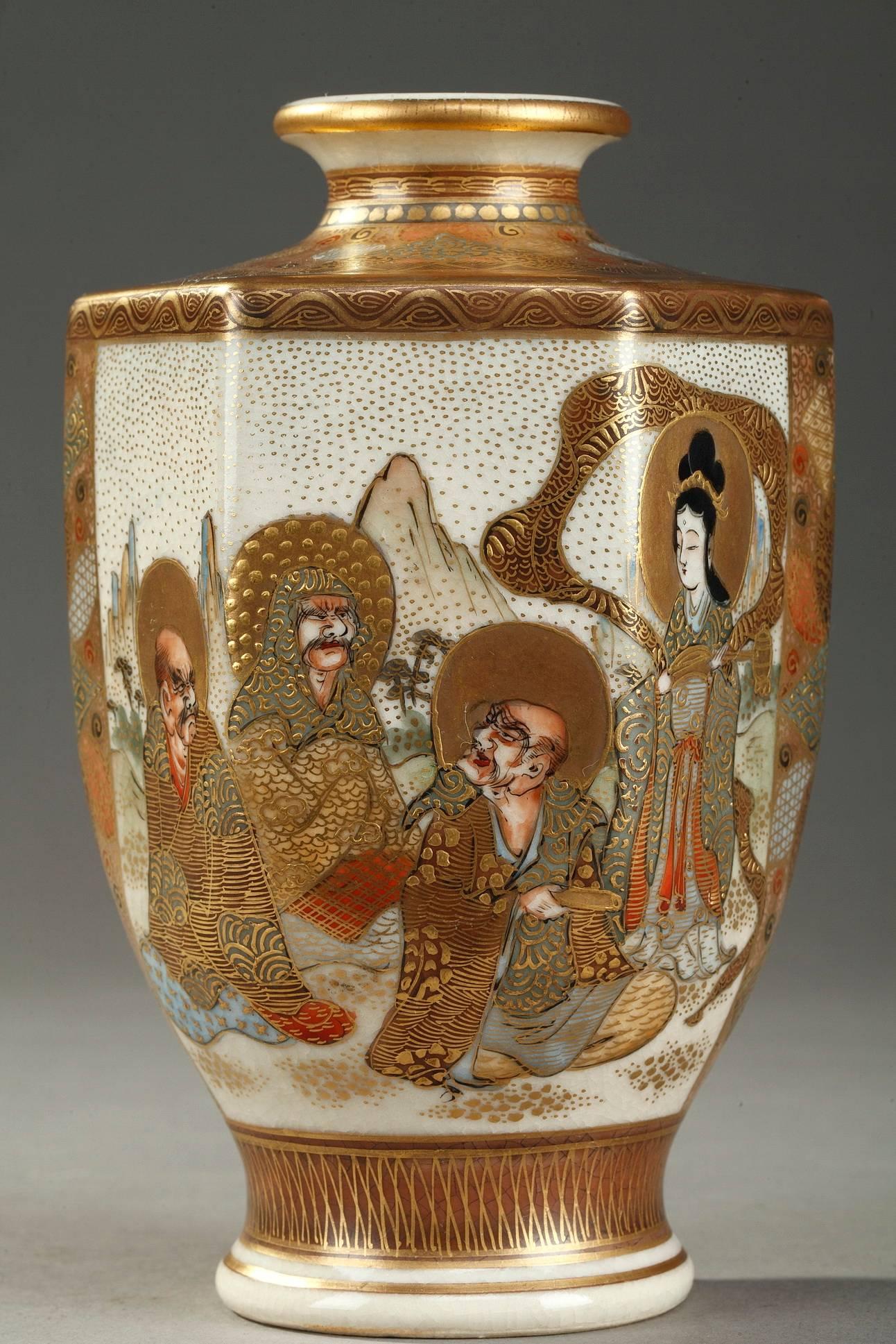 Paar kleine Satsuma-Vasen aus Porzellan des 20. Jahrhunderts (19. Jahrhundert) im Angebot