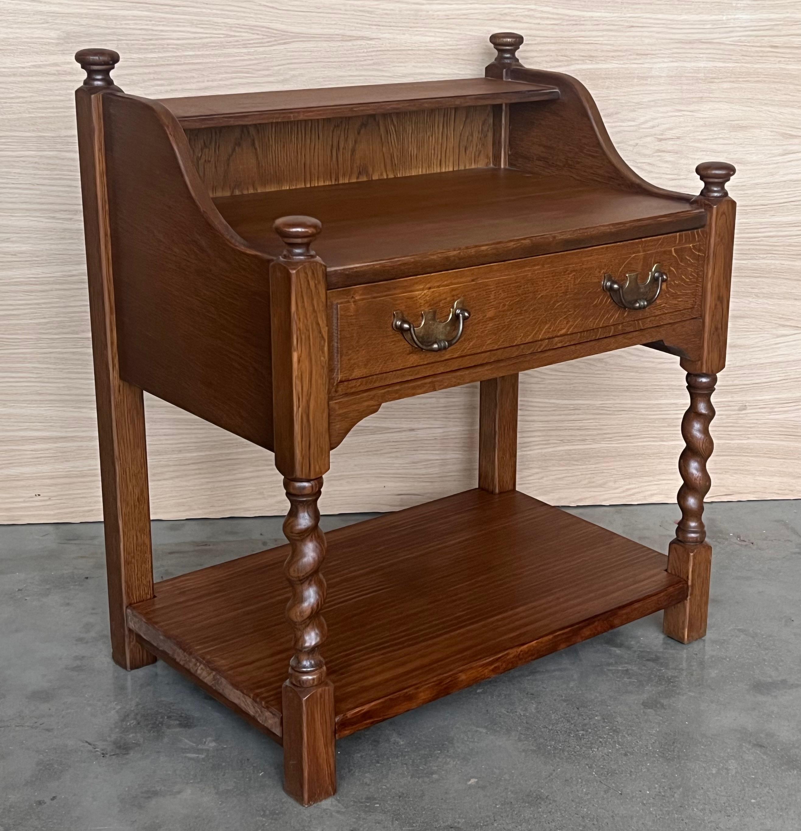 20th Century Pair of Solid Carved French Nightstands with Low Shelve and crest For Sale 1
