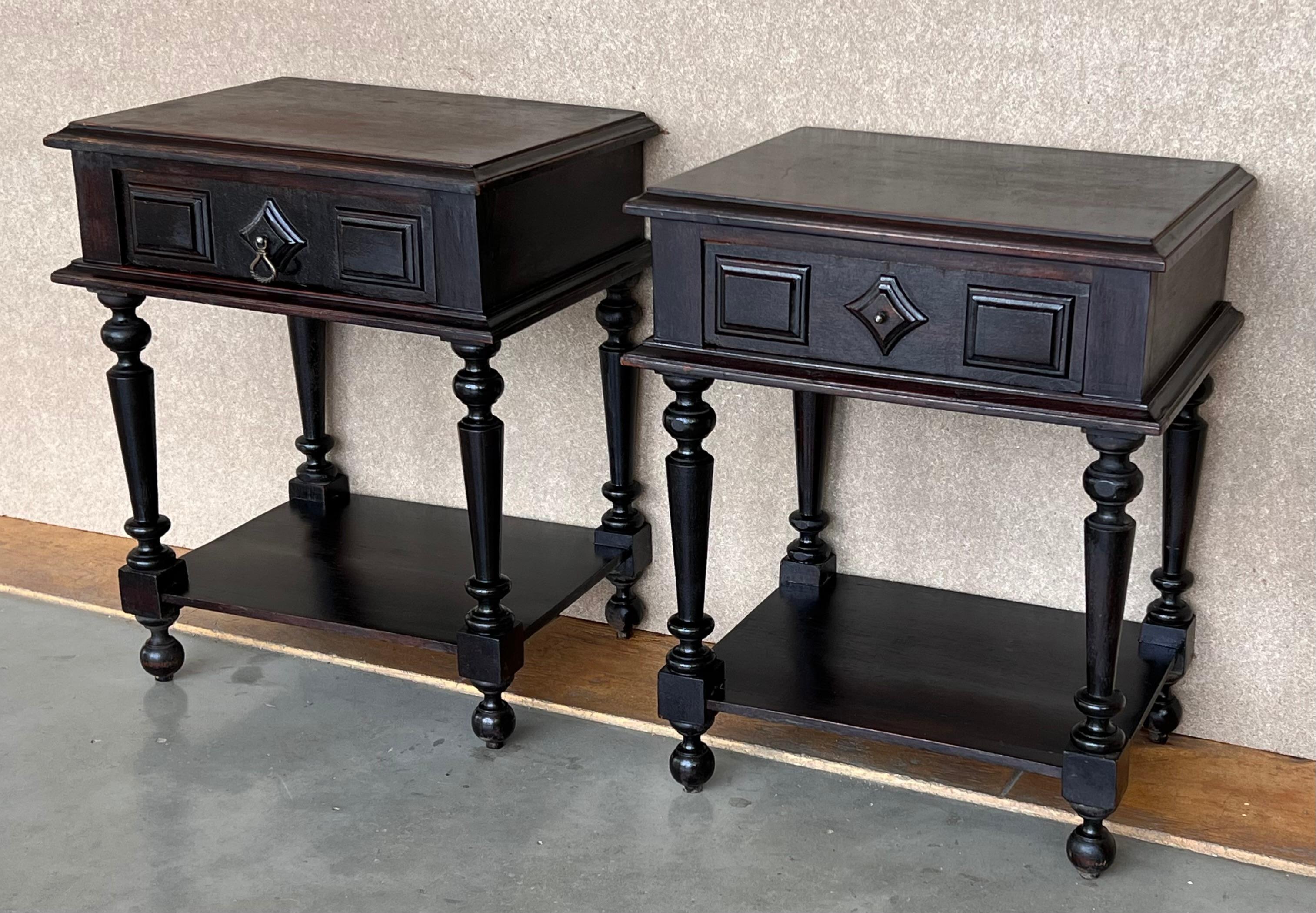 20th Century Pair of Solid Carved French Nightstands with Low Shelve In Good Condition For Sale In Miami, FL