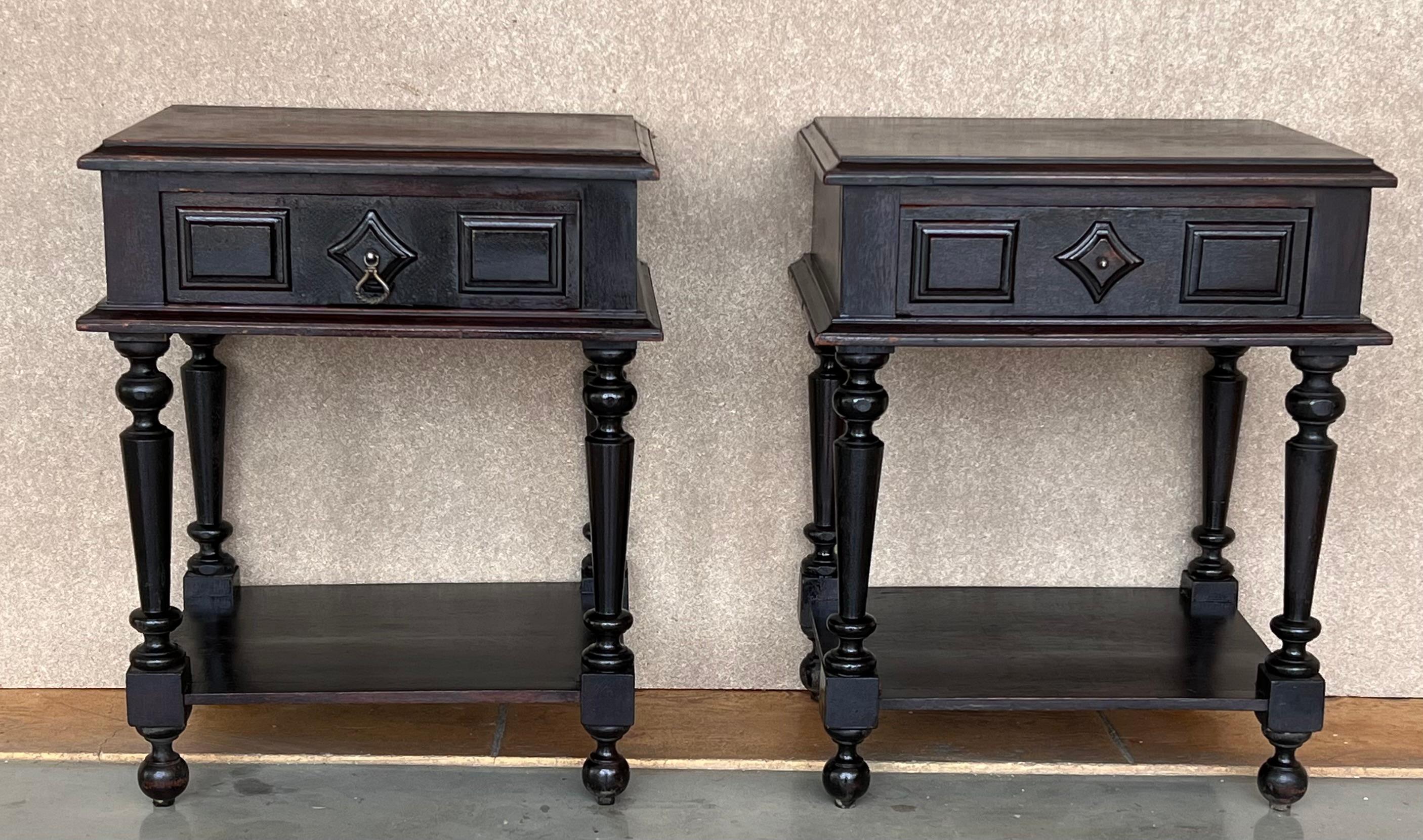 20th Century Pair of Solid Carved French Nightstands with Low Shelve For Sale 1