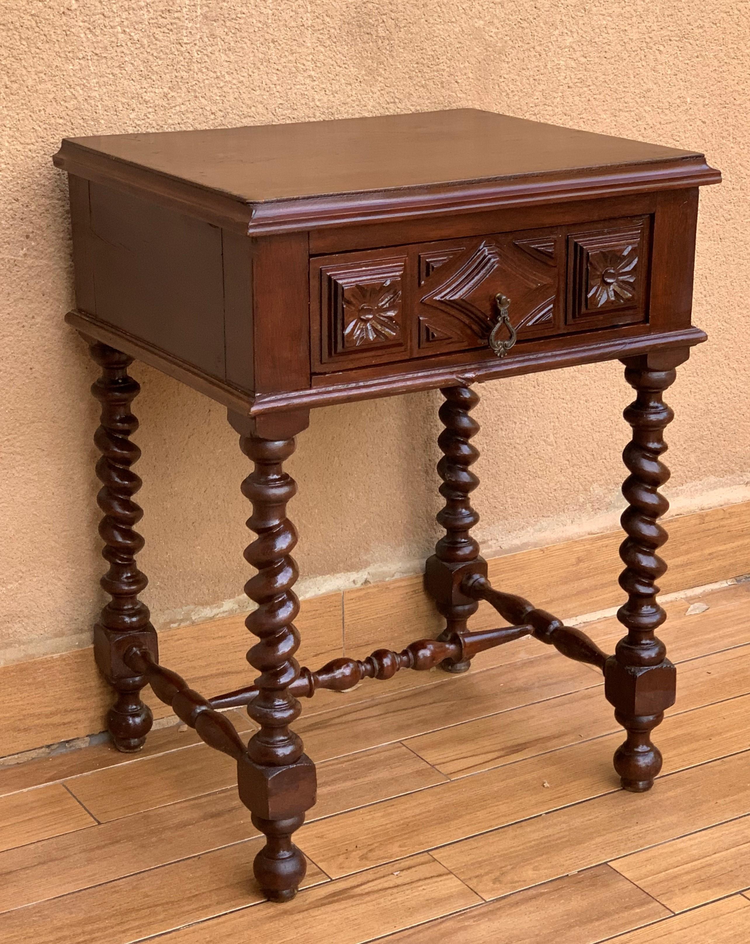 20th Century Pair of Solid Carved French Nightstands with Solomonic Columns In Good Condition In Miami, FL
