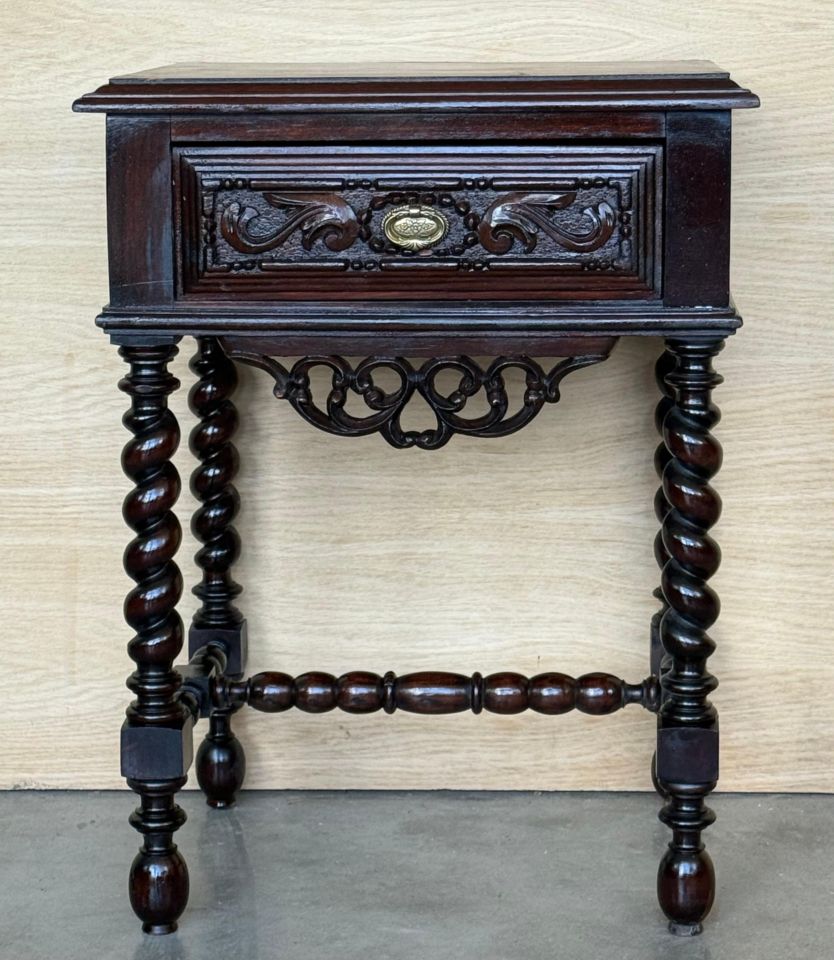 Francese 20th Century Pair of Solid Carved French Nightstands with Solomonic Columns in vendita
