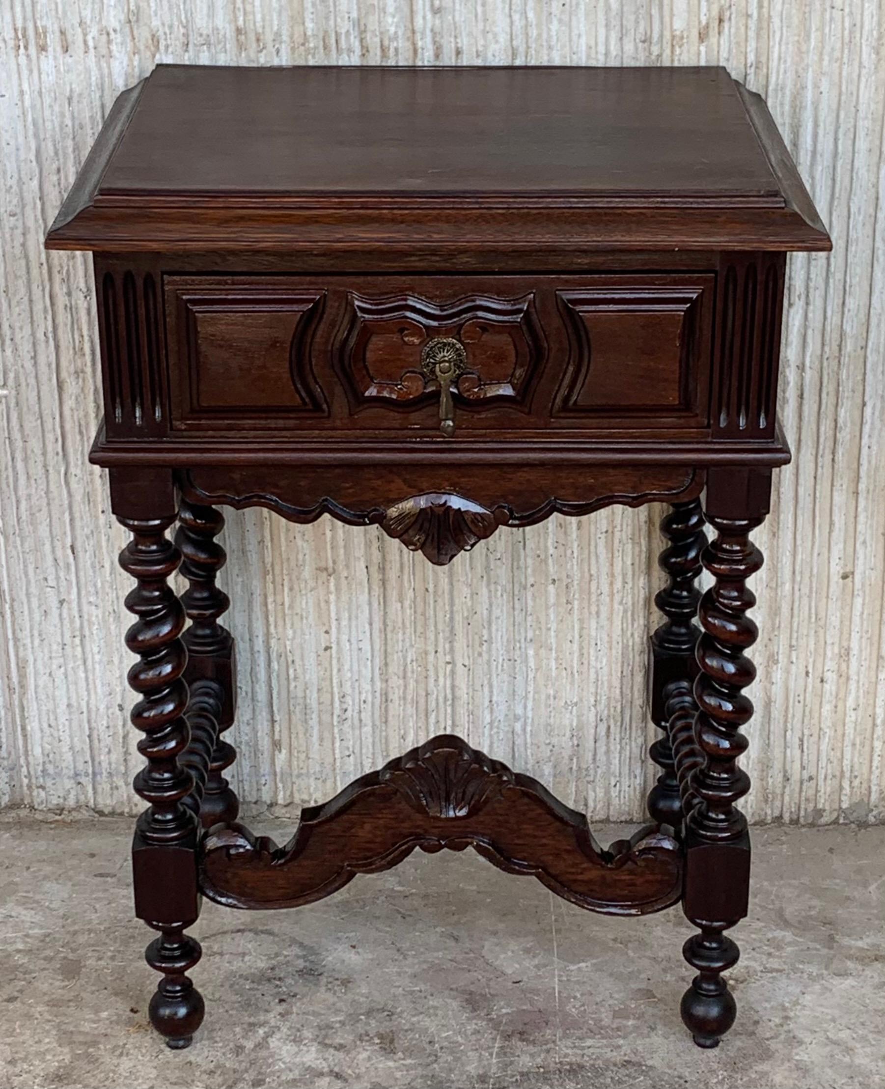 20th Century Pair of Solid Carved French Nightstands with Turned Columns In Good Condition In Miami, FL