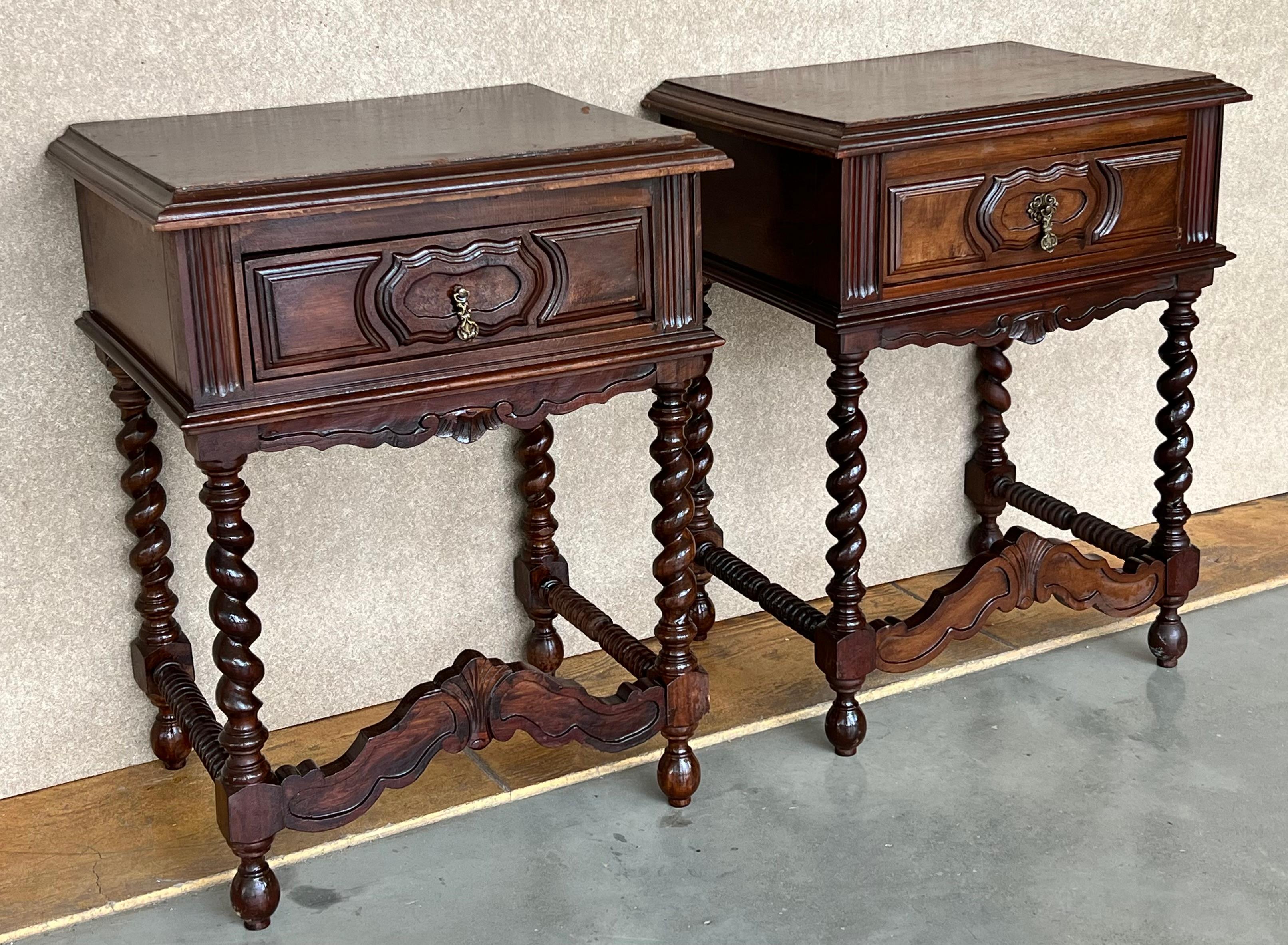 20th Century Pair of Solid Carved French Nightstands with Turned Columns In Good Condition In Miami, FL