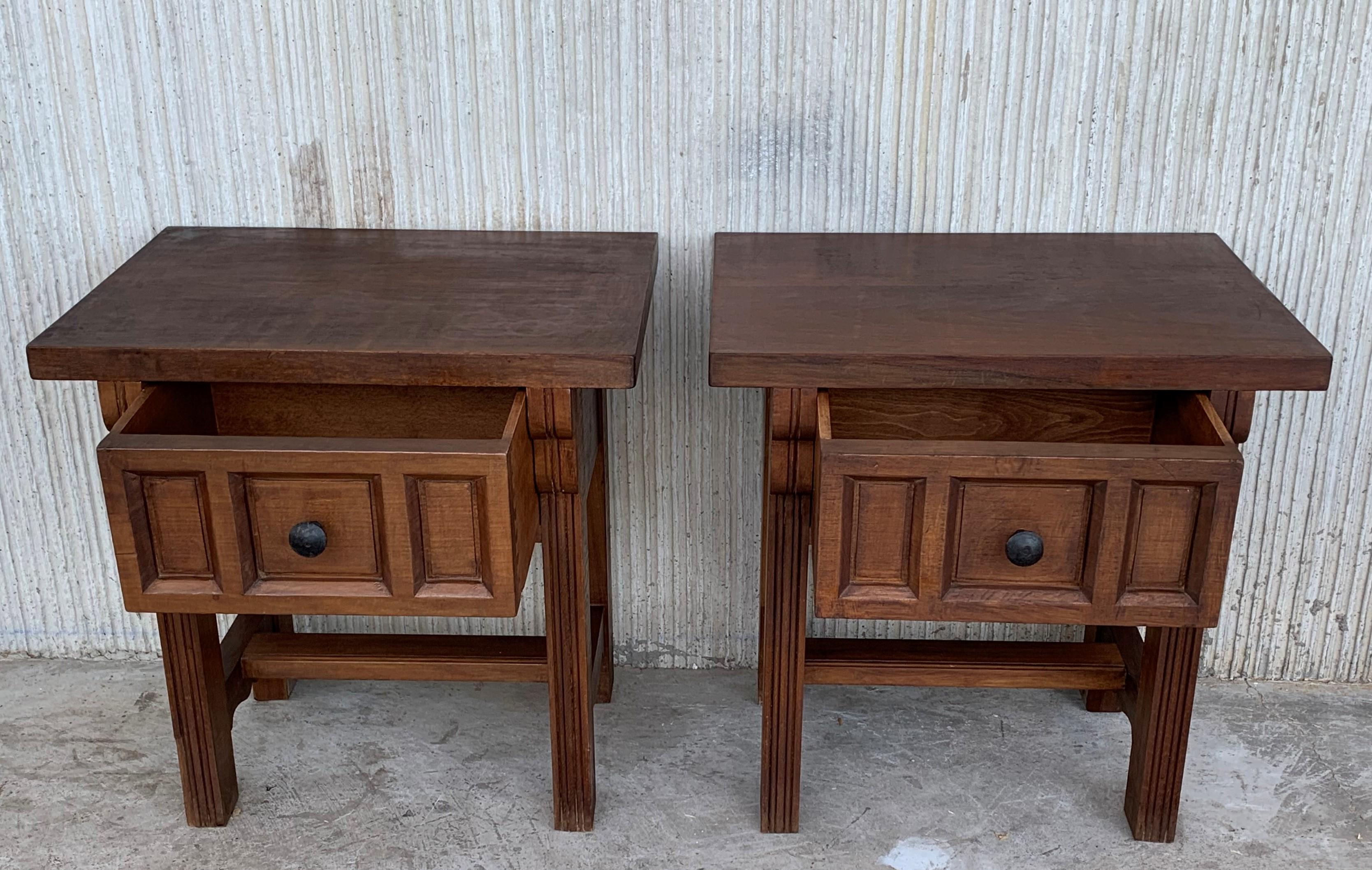 20th Century Pair of Spanish Country, Rustic Nightstands with Drawer In Good Condition In Miami, FL