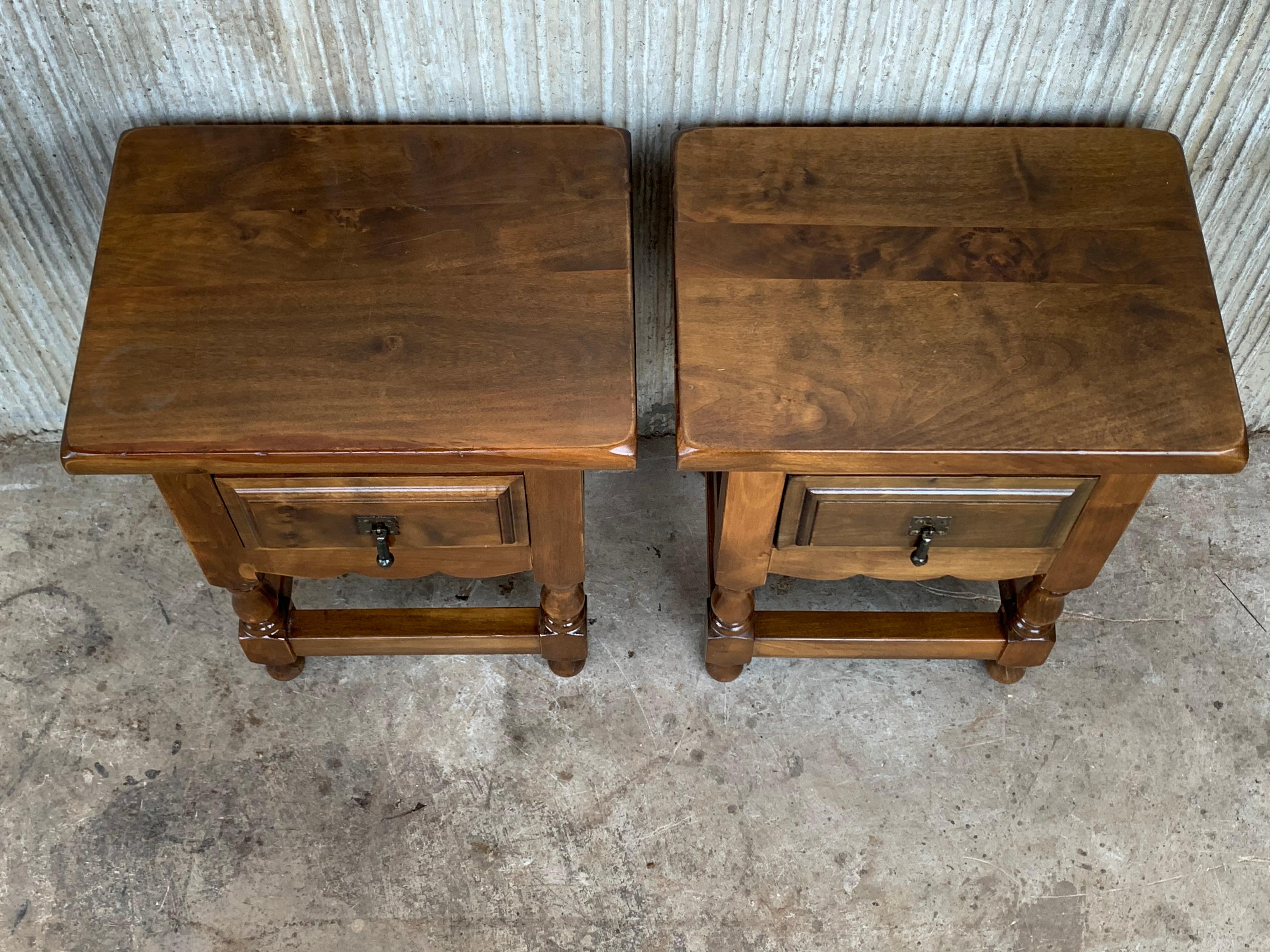 20th Century Pair of Spanish Nightstands with Carved Drawer and Iron Hardware In Good Condition In Miami, FL