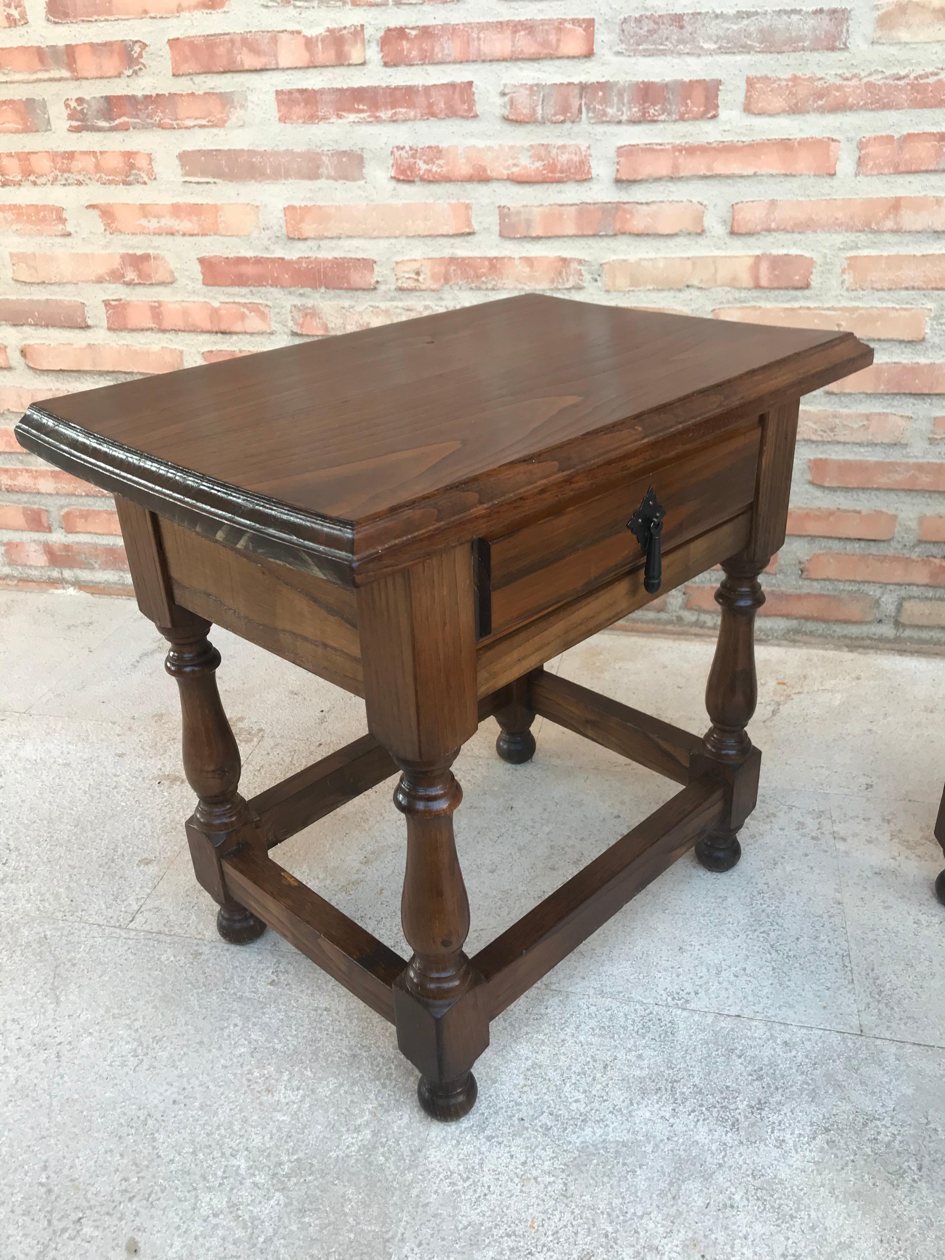 20th Century Pair of Spanish Nightstands with Drawer and Iron Hardware 5
