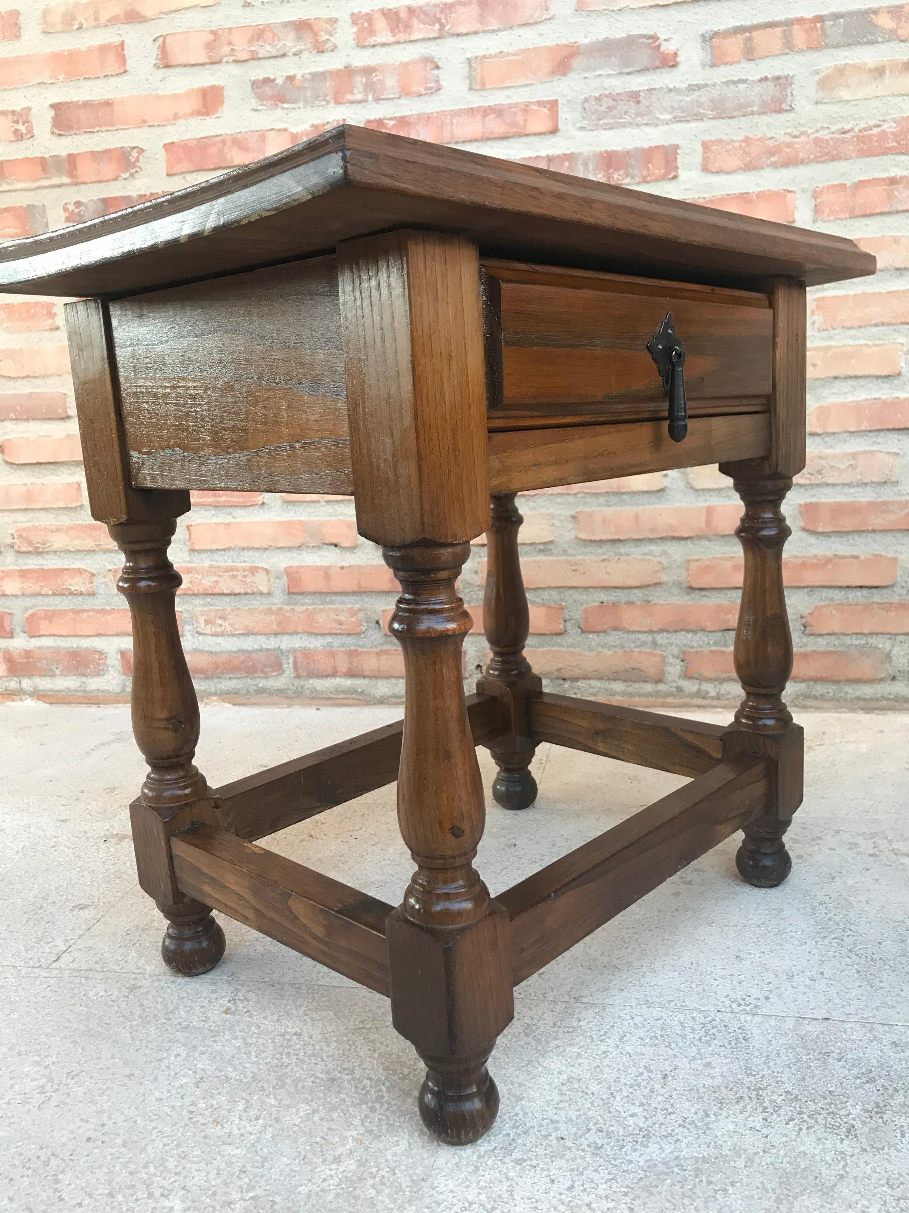20th Century Pair of Spanish Nightstands with Drawer and Iron Hardware 6