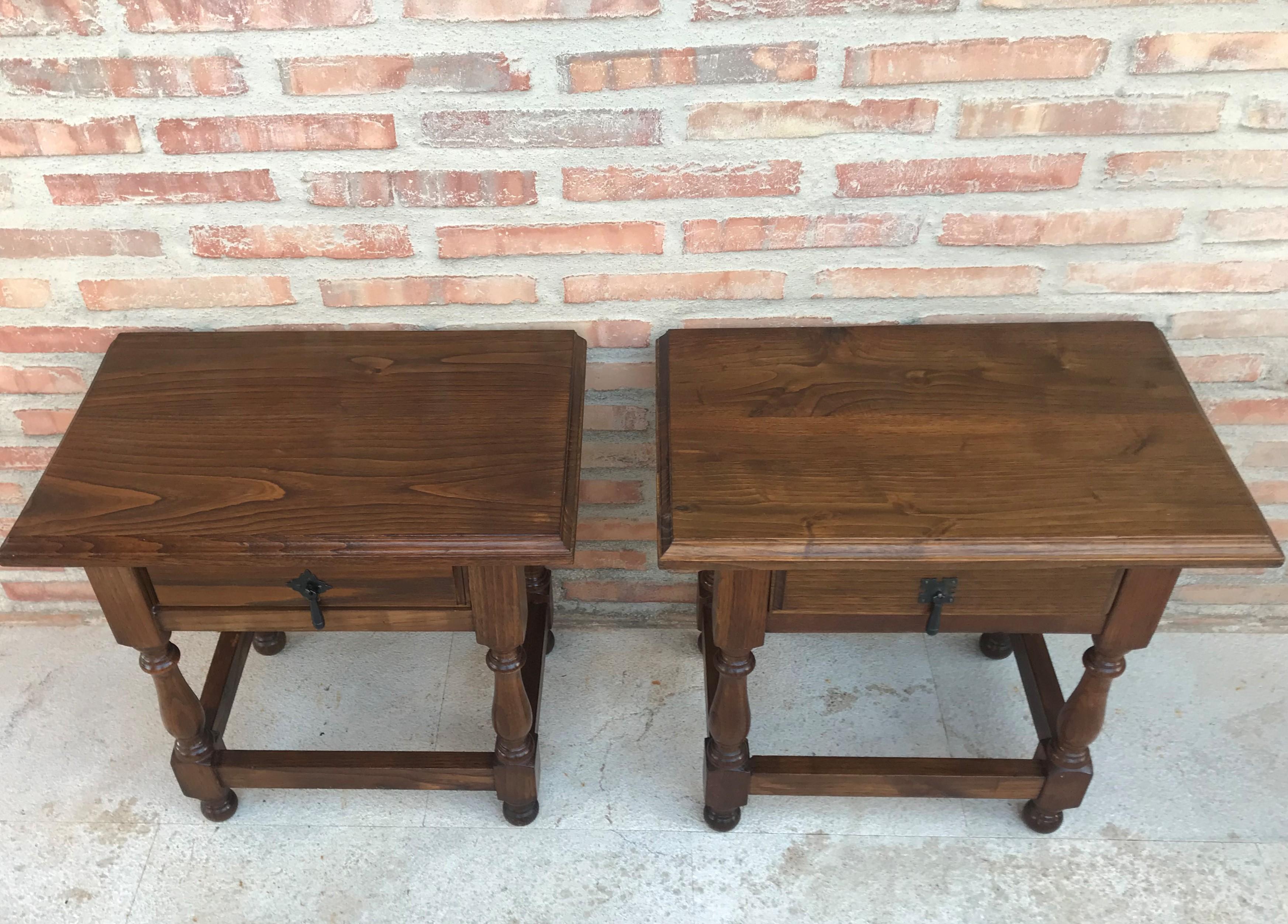 Spanish Colonial 20th Century Pair of Spanish Nightstands with Drawer and Iron Hardware