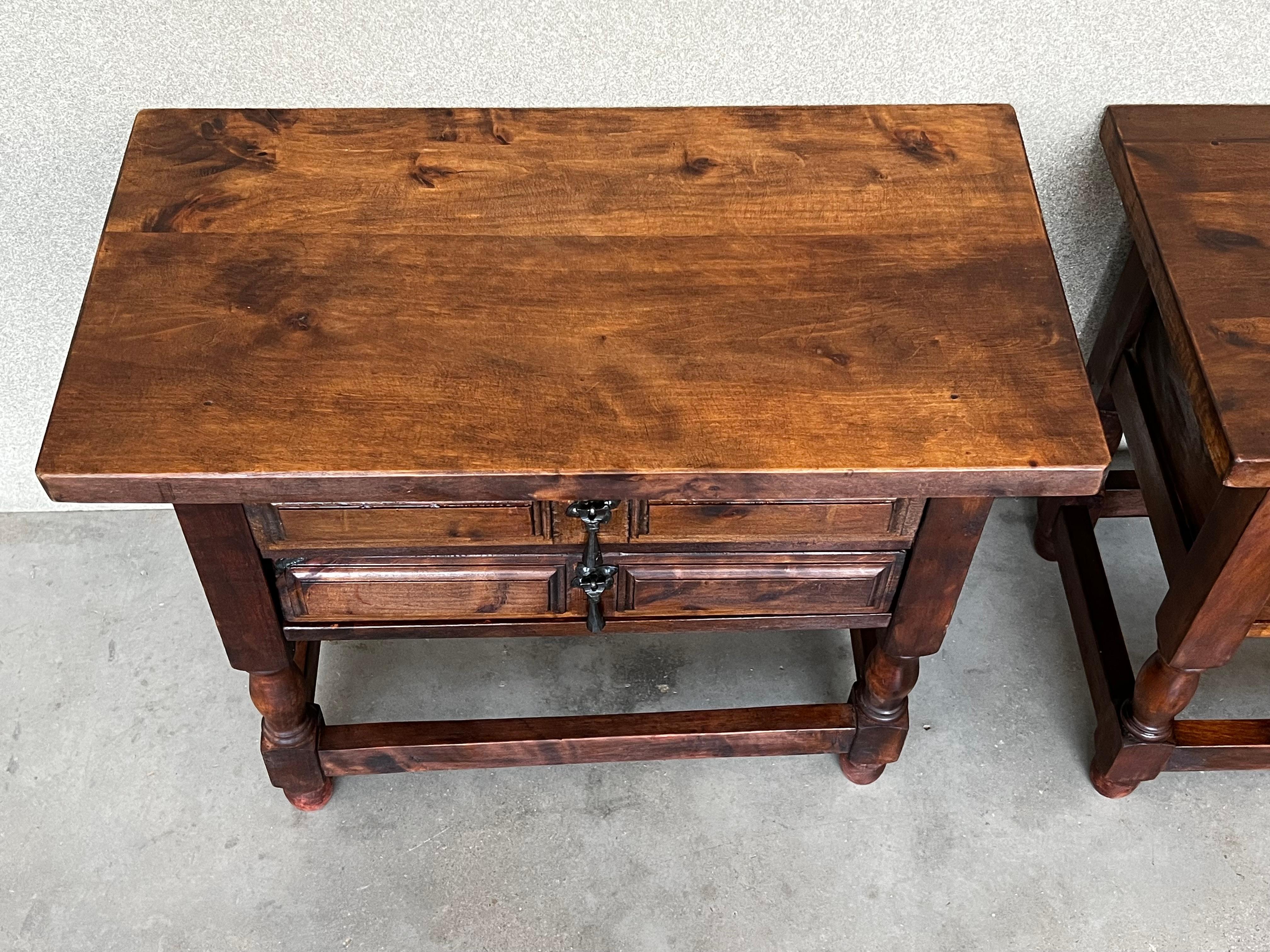 20th Century Pair of Spanish Nightstands with Two Drawers and Iron Hardware For Sale 2