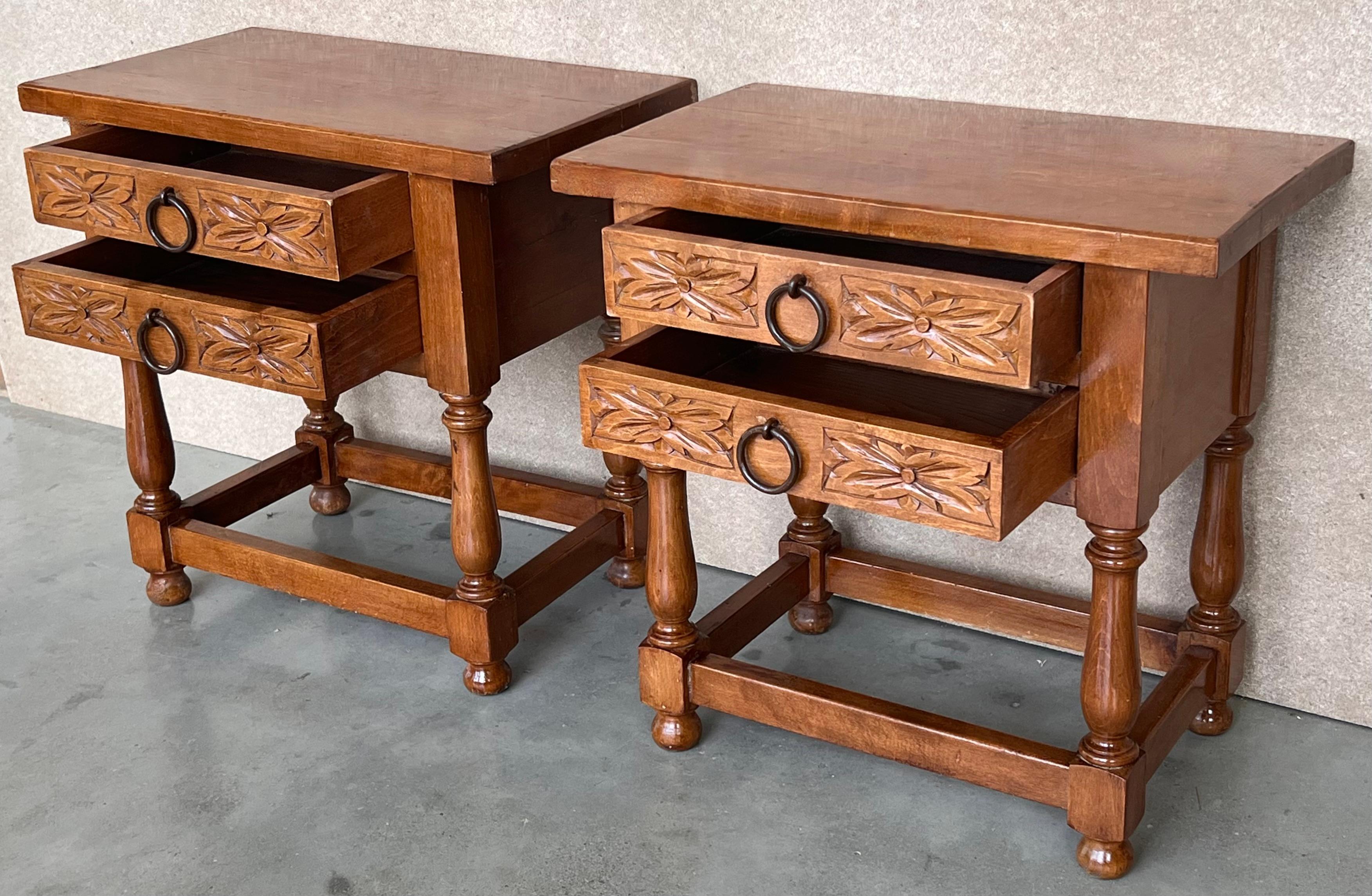20th Century Pair of Spanish Nightstands with Two Drawers and Iron Hardware For Sale 3