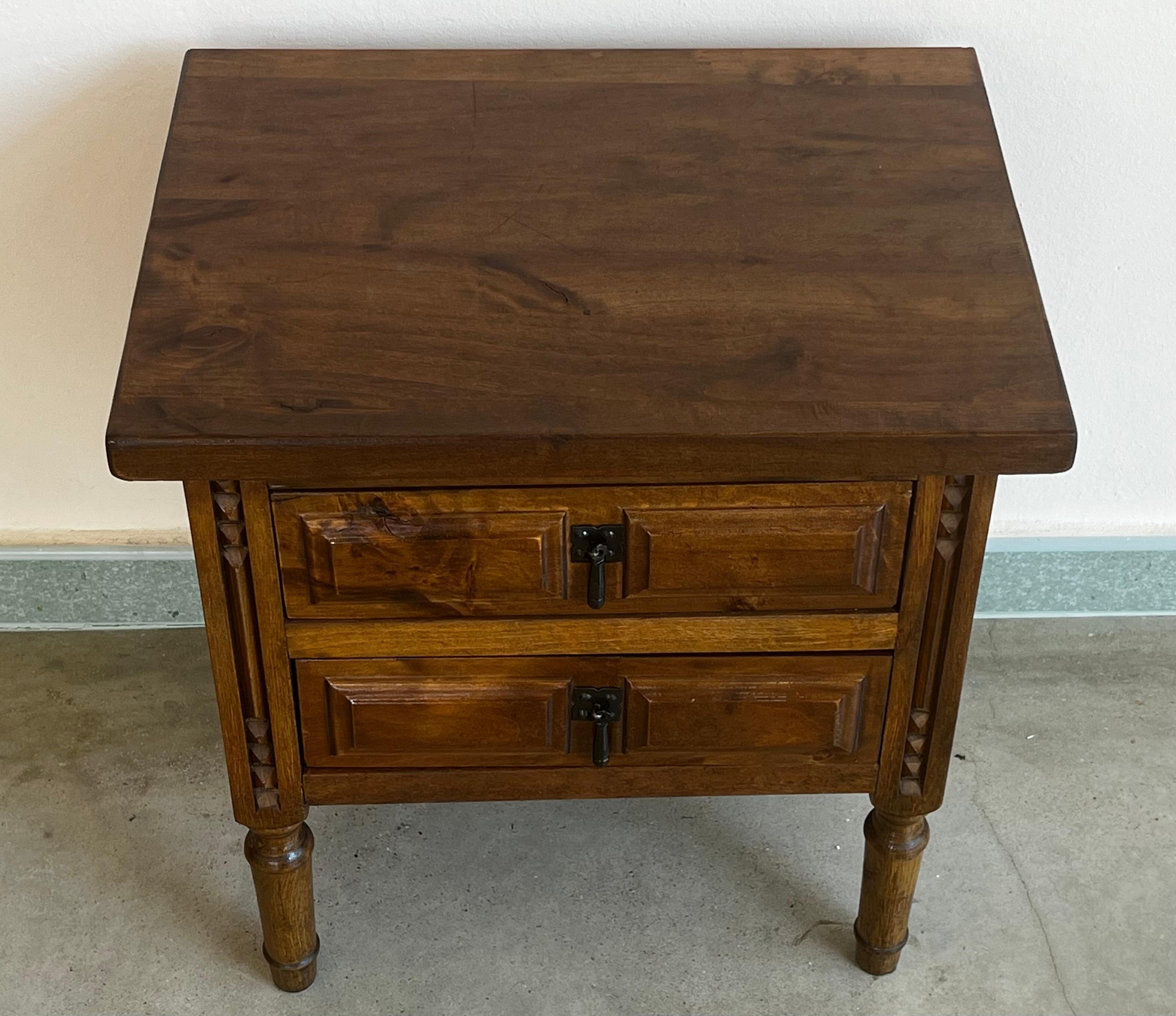 20th Century Pair of Spanish Nightstands with Two Drawers and Iron Hardware 3