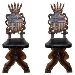 Paar spanische polychromierte geschnitzte Sgabello-Beistellstühle oder Hocker, 20. Jahrhundert
