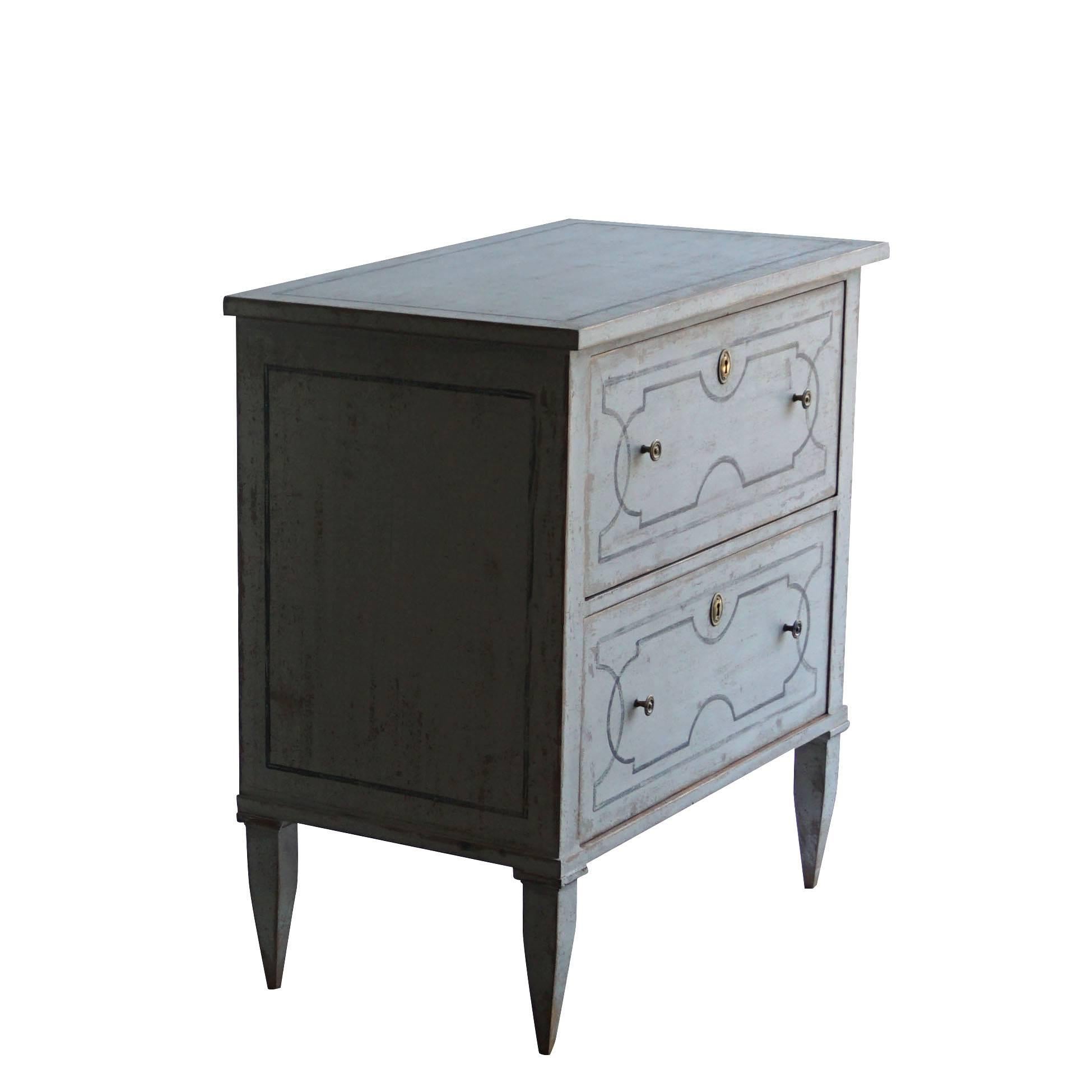 20th Century White Pair of Swedish Gustavian Chests, Antique Pinewood Commodes In Good Condition In West Palm Beach, FL
