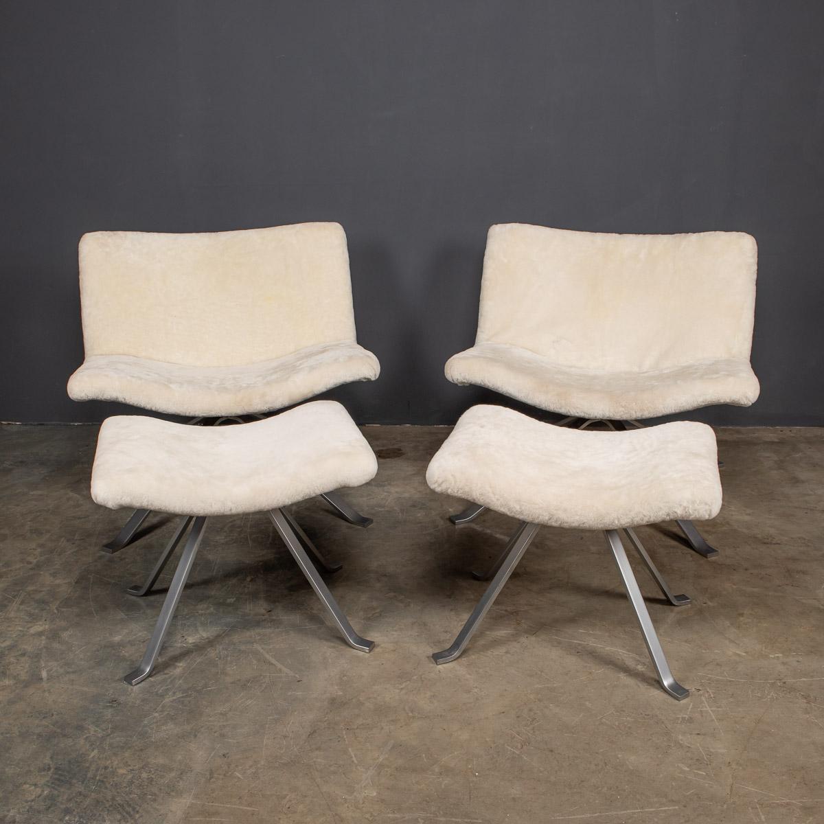 Elegant 20th century pair of swivel occasional chairs with foot rests and recently upholstered in natural shearling.

Condition

In good condition - reupholstered.

Size:

Height: 76cm
Depth: 72cm
Width: 83m.