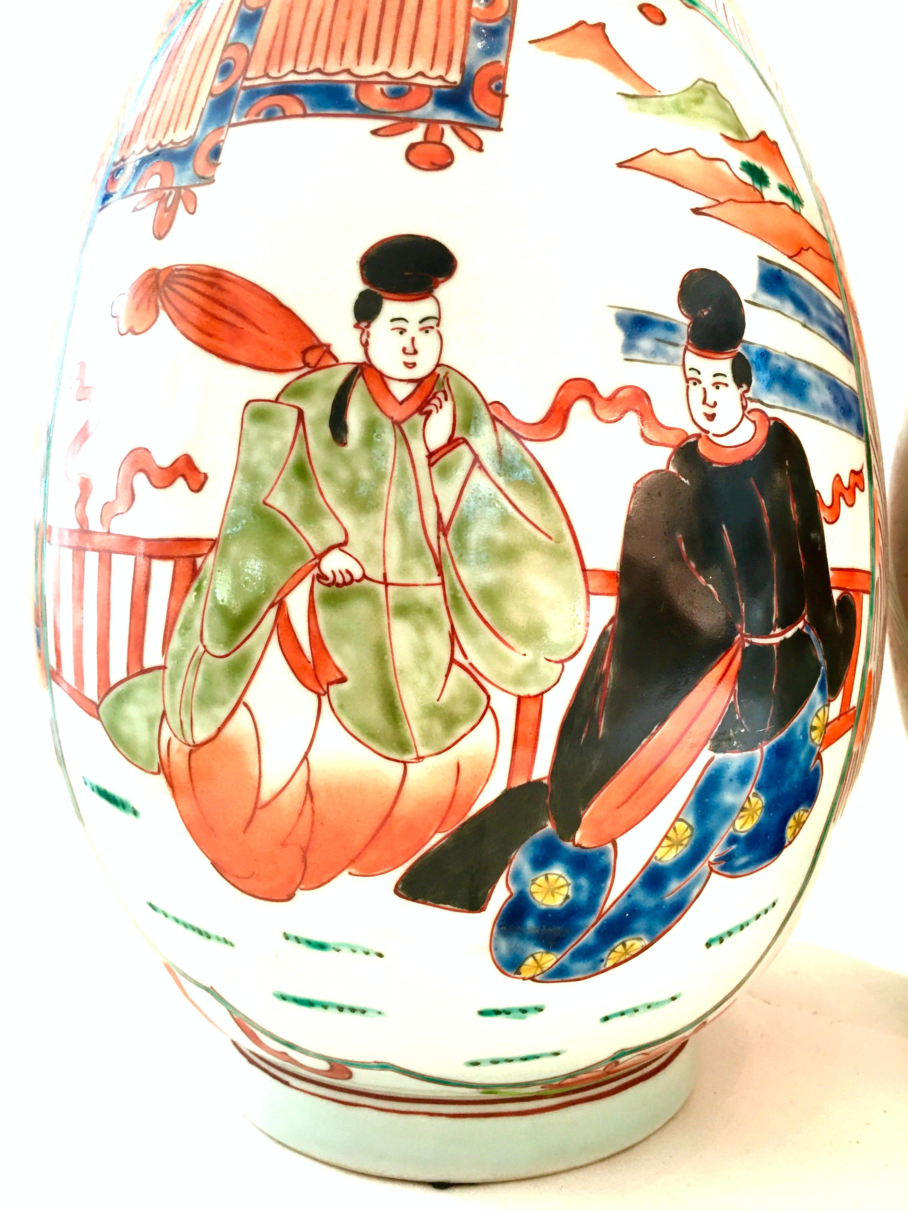 20th Century Pair of Tall Japanese Imari Hand Painted Porcelain Vases In Good Condition For Sale In West Palm Beach, FL