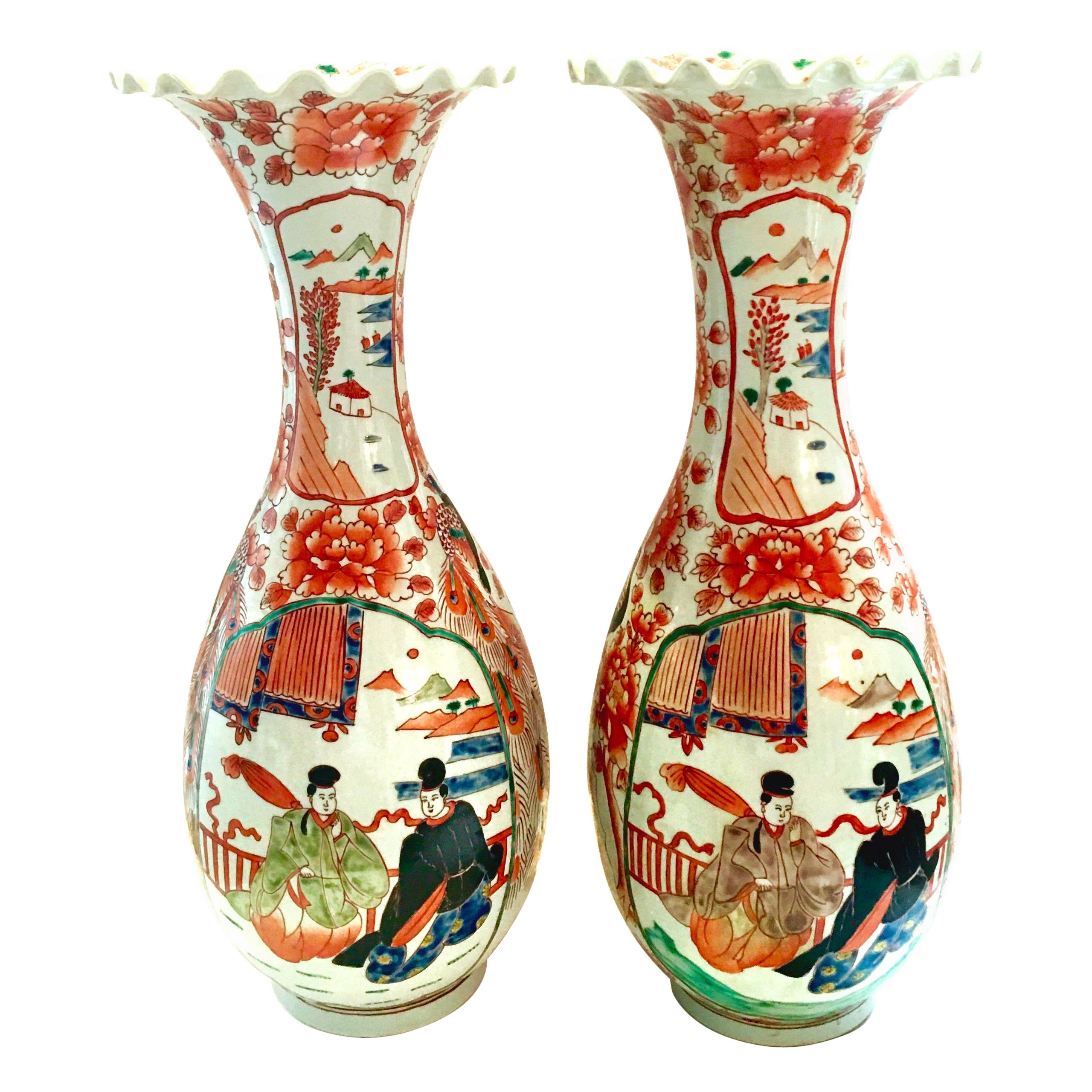 20th Century Pair of Tall Japanese Imari Hand Painted Porcelain Vases For Sale
