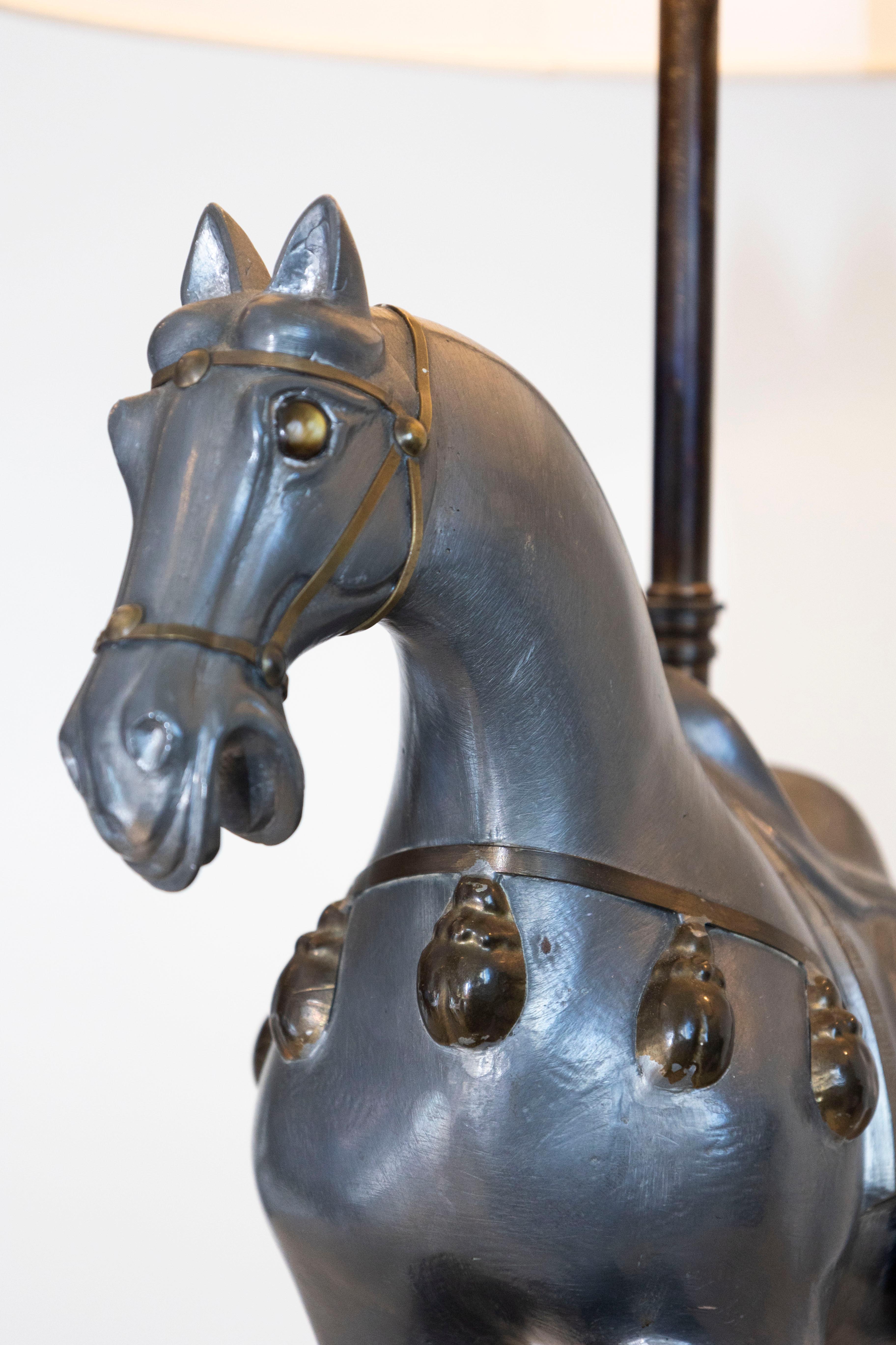 Résine Paire de lampes de table à cheval de style Tang Dynasty du 20e siècle en vente