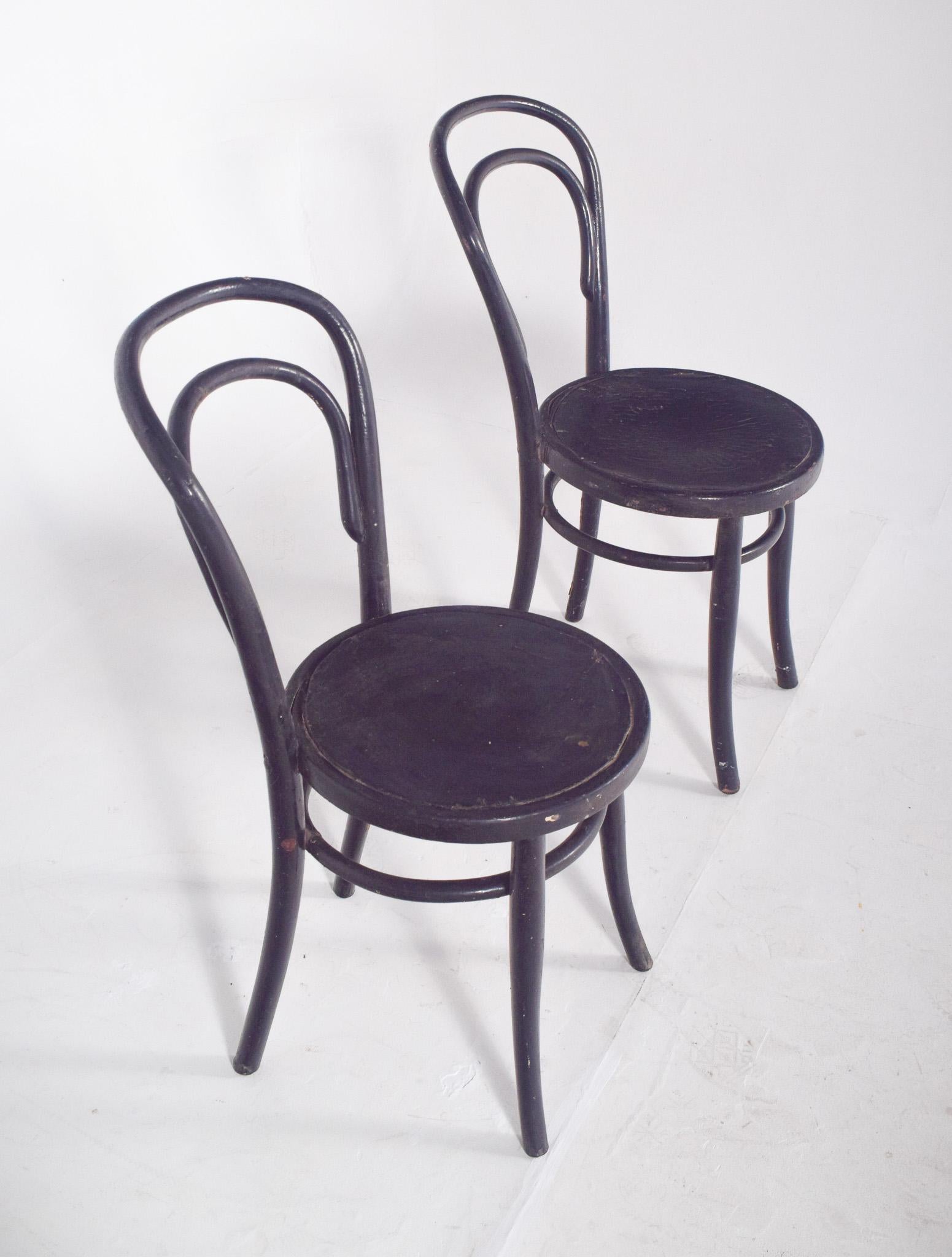 Portuguese 20th Century Pair of Thonet-Style Painted Chairs For Sale