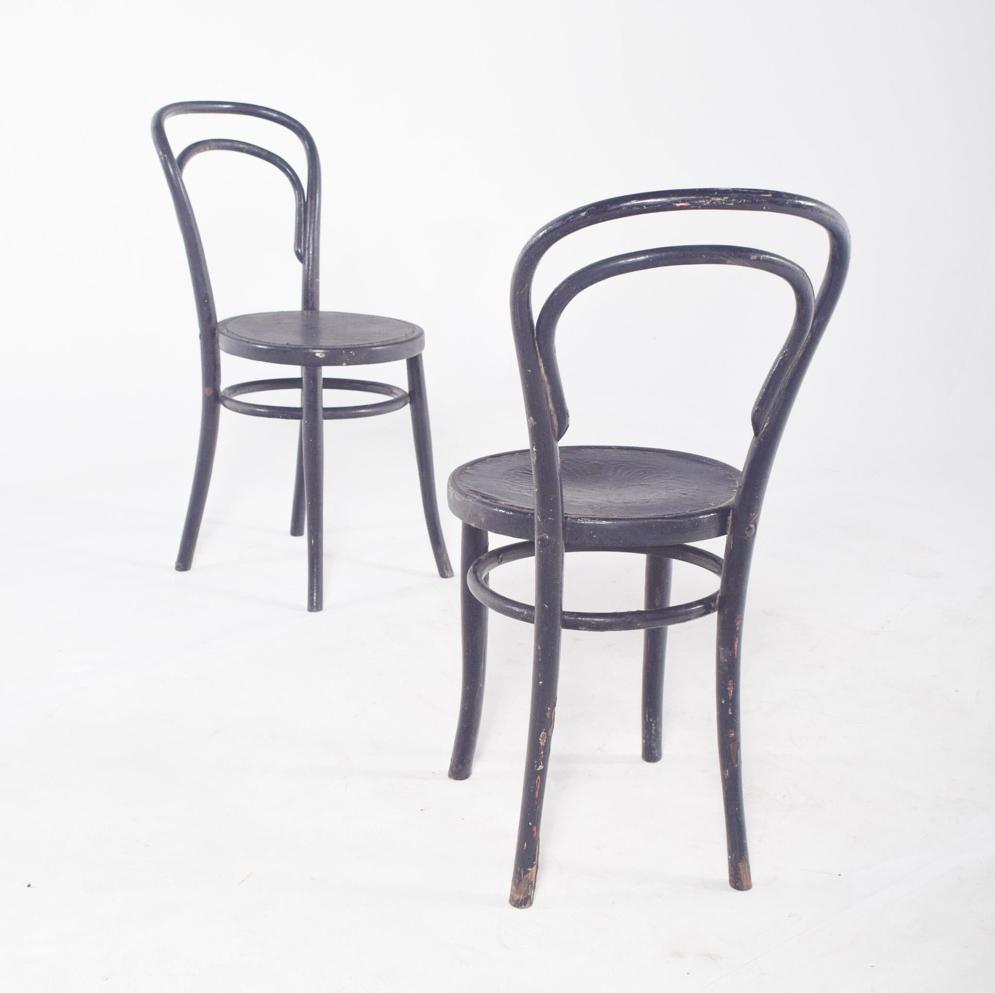 20th Century Pair of Thonet-Style Painted Chairs For Sale 2